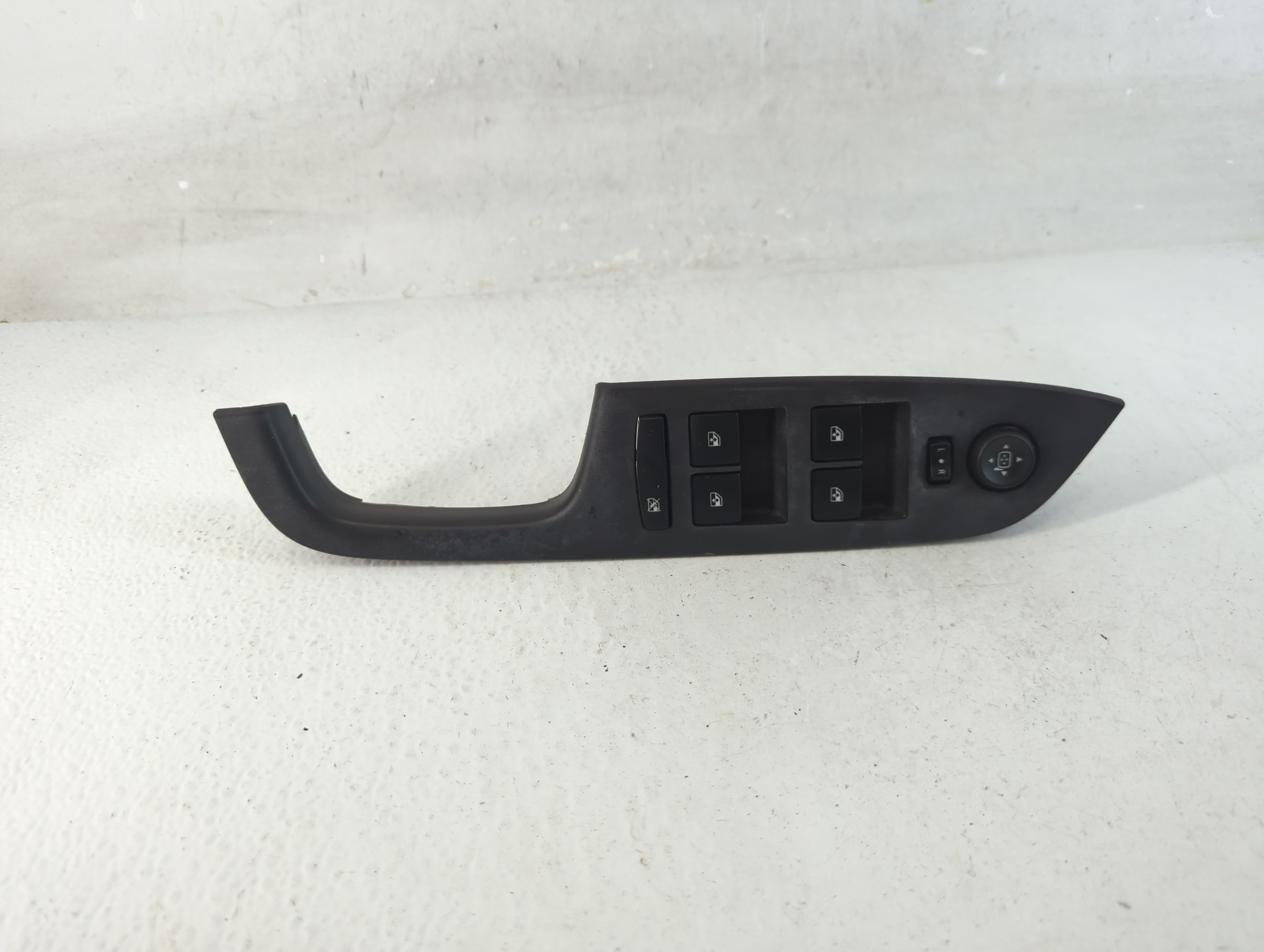 2010-2017 Chevrolet Equinox Driver Left Door Master Power Window Switch 1063015 - Oemusedautoparts1.com