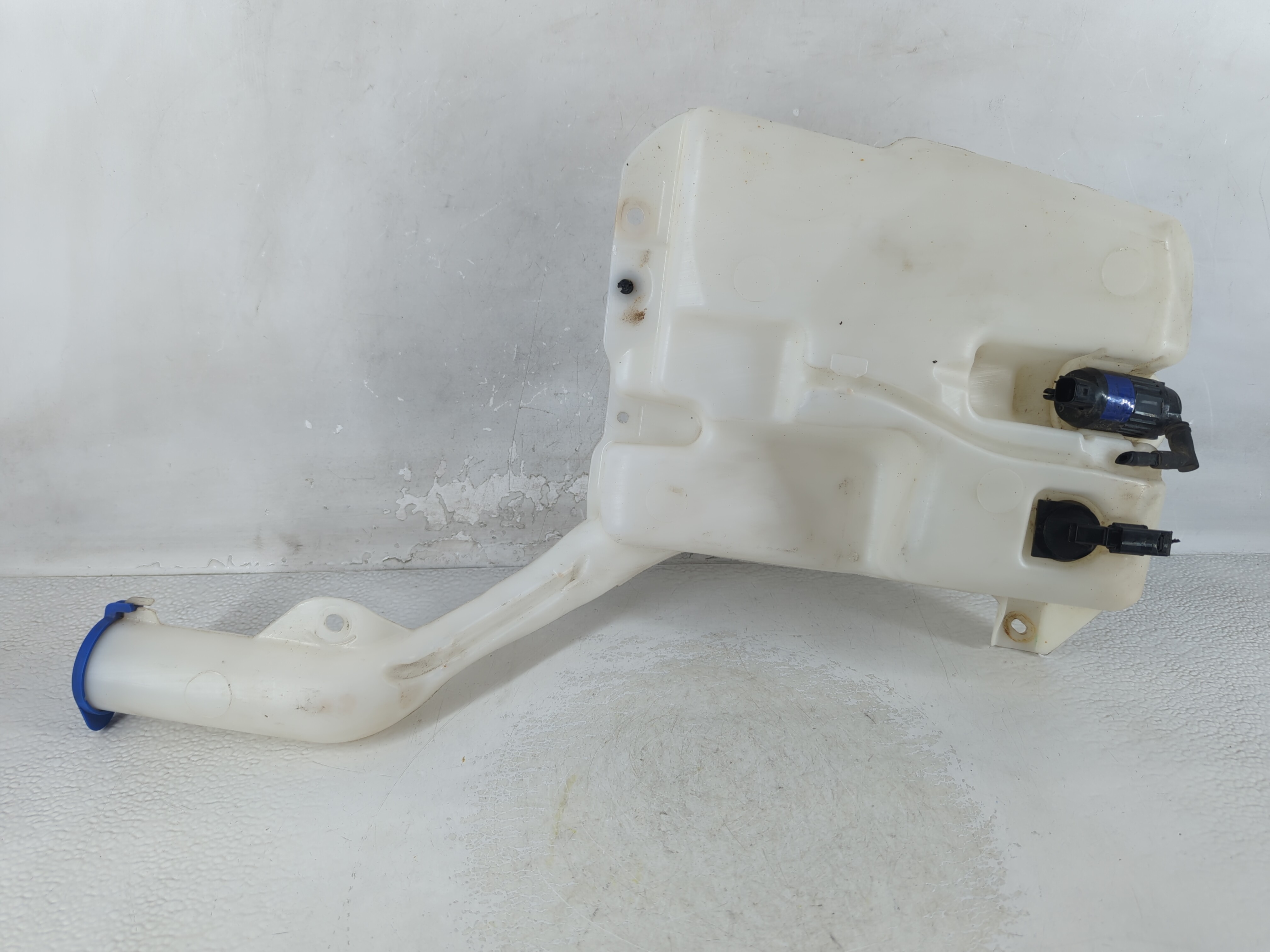 Picture of 2017-2020 Ford Fusion Windshield Washer Fluid Reservoir Bottle Oem 1063024