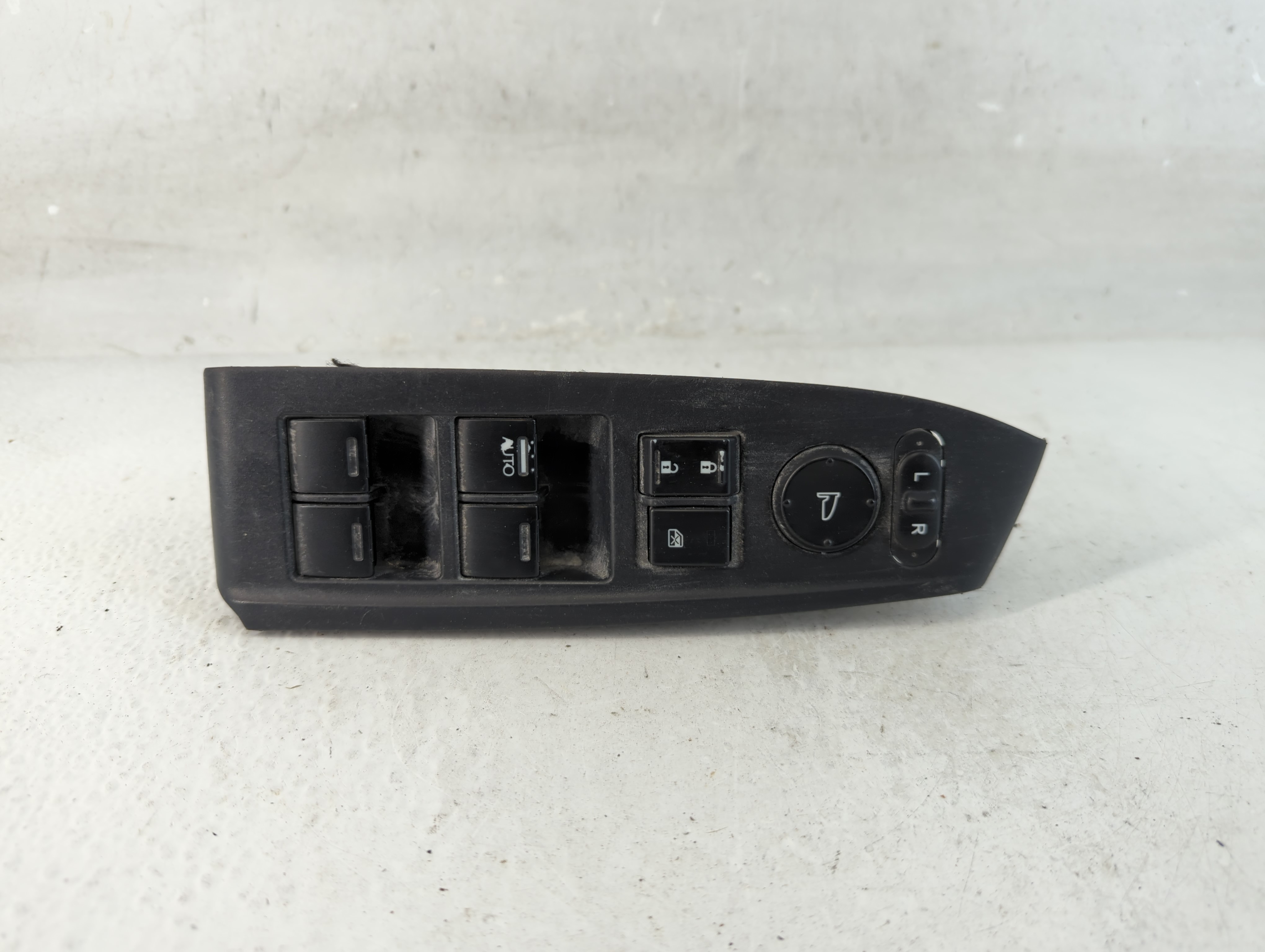 2008-2012 Honda Accord Driver Left Door Master Power Window Switch 1063223 - Oemusedautoparts1.com