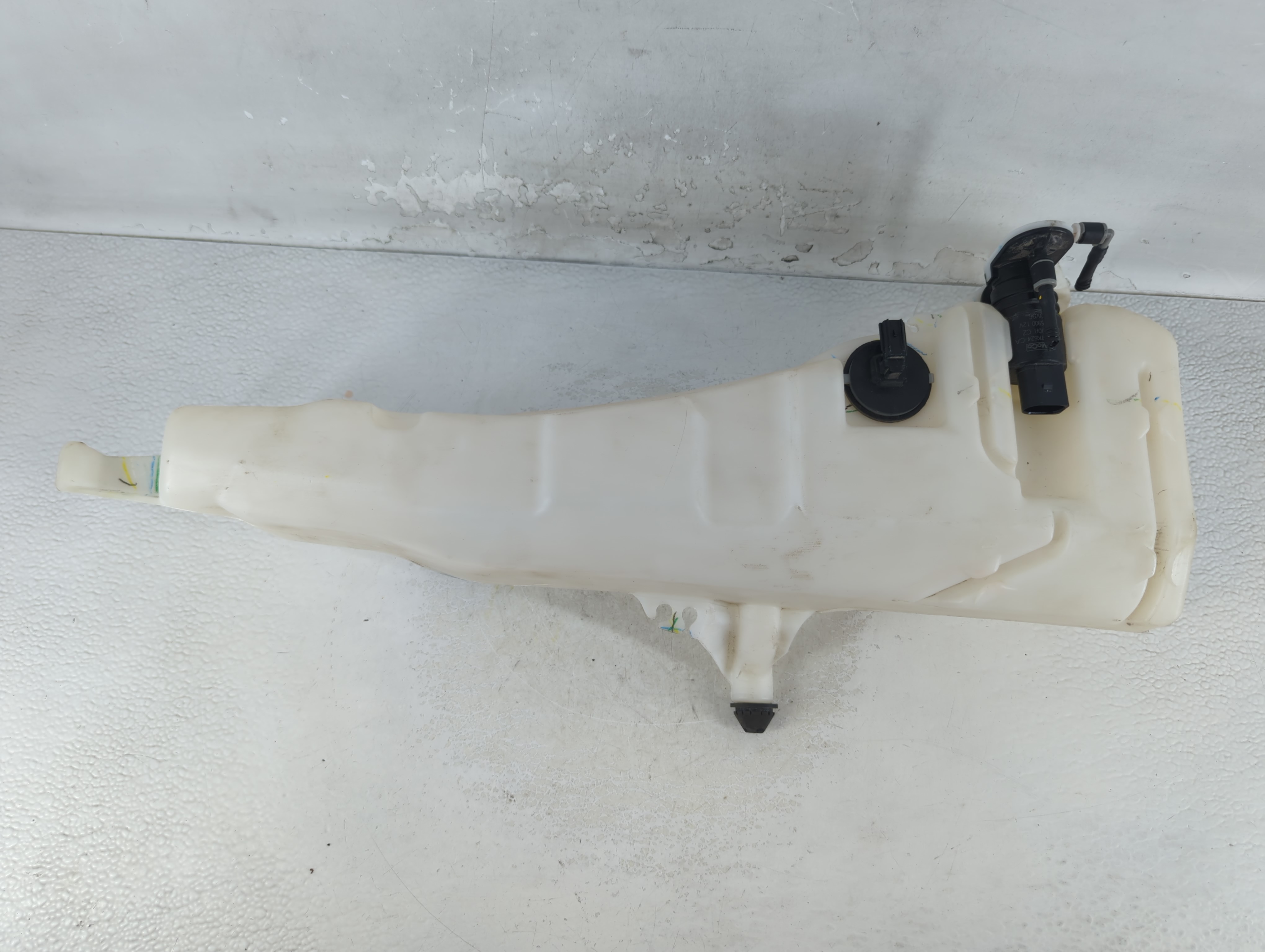 2020-2022 Ford Escape Windshield Washer Fluid Reservoir Bottle Oem 1063233 - Oemusedautoparts1.com
