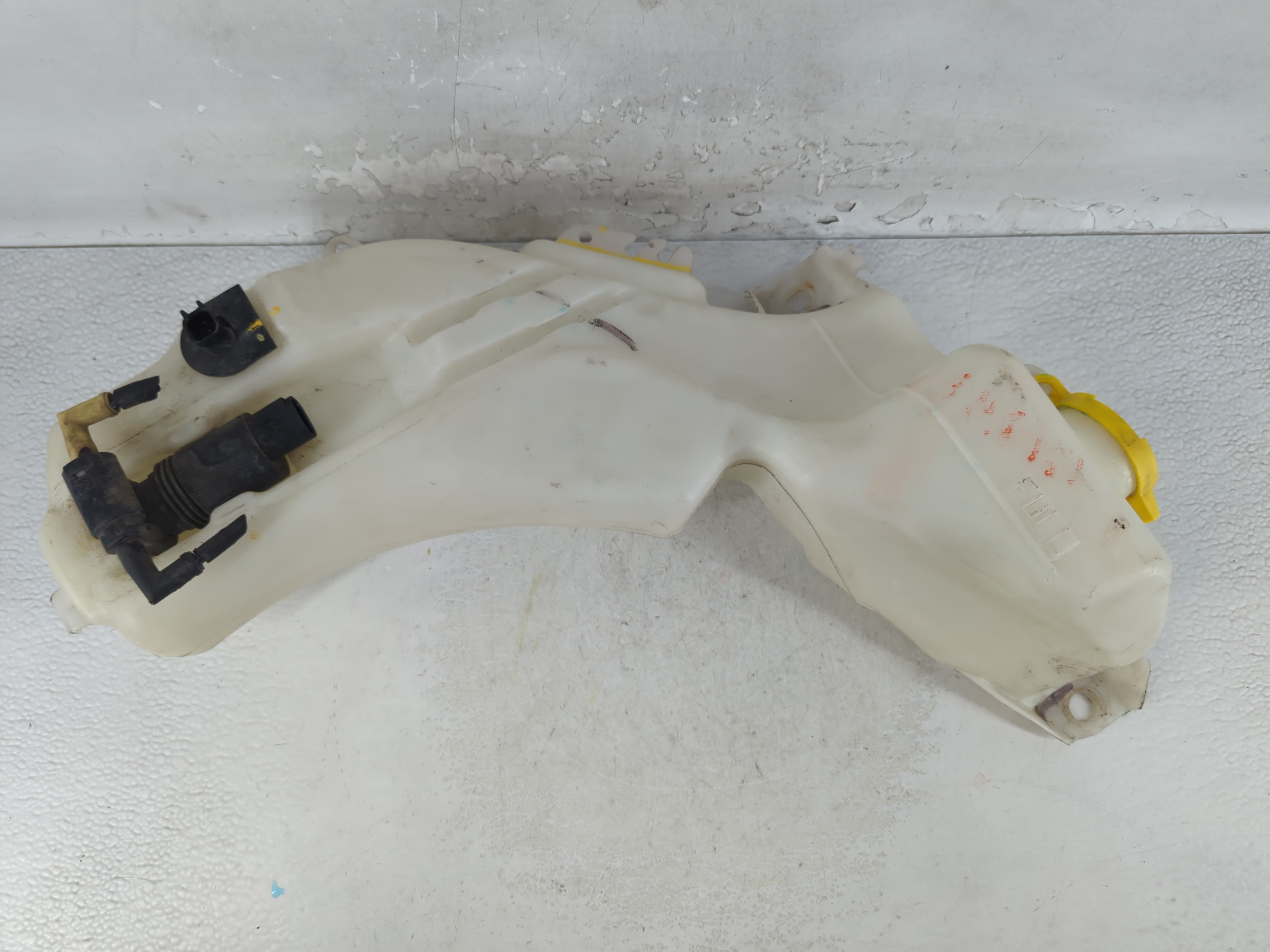 2013 Dodge Journey Windshield Washer Fluid Reservoir Bottle Oem 1063236 - Oemusedautoparts1.com