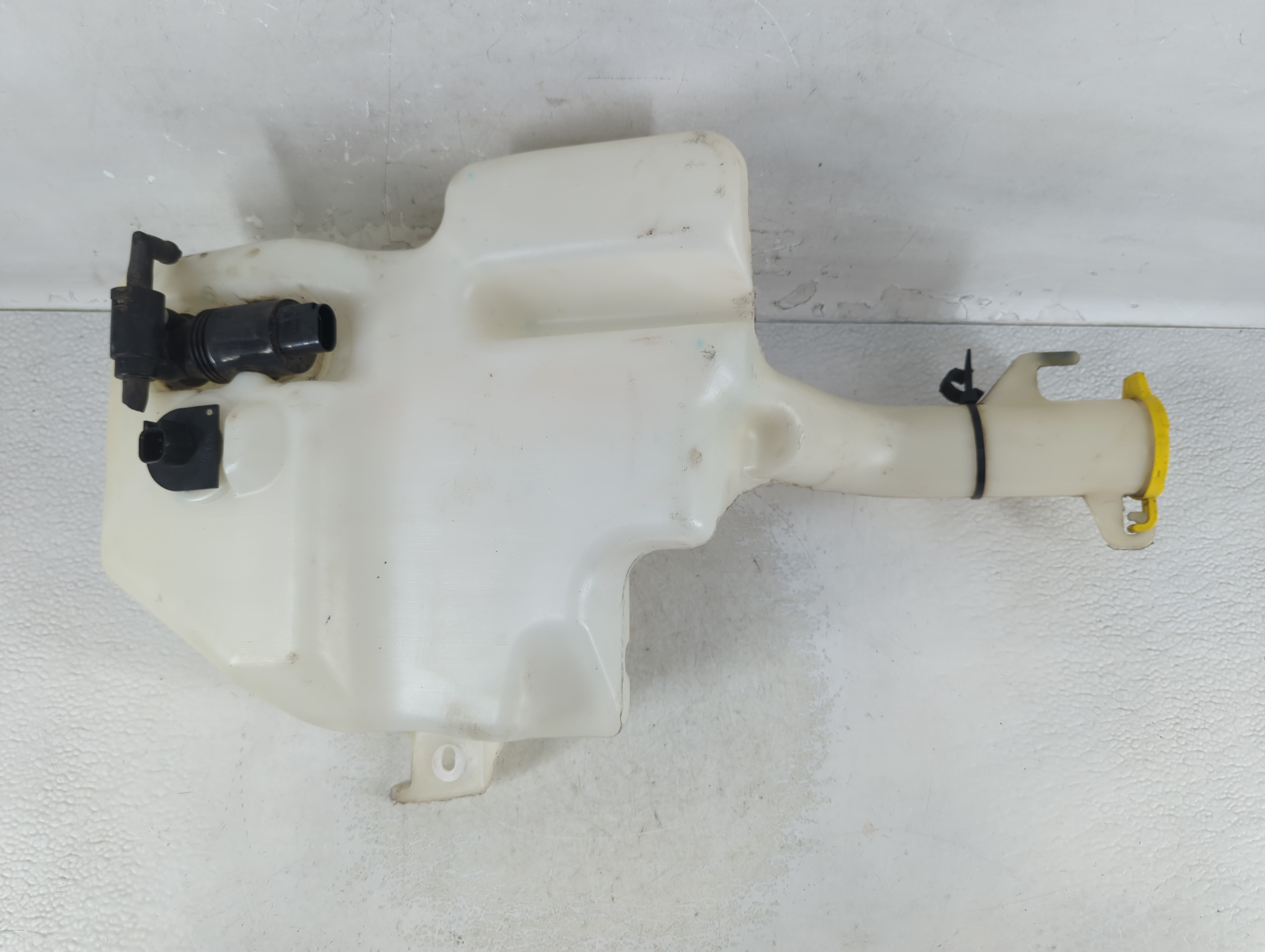 Picture of Dodge Caravan Windshield Washer Fluid Reservoir Bottle Oem 1063240