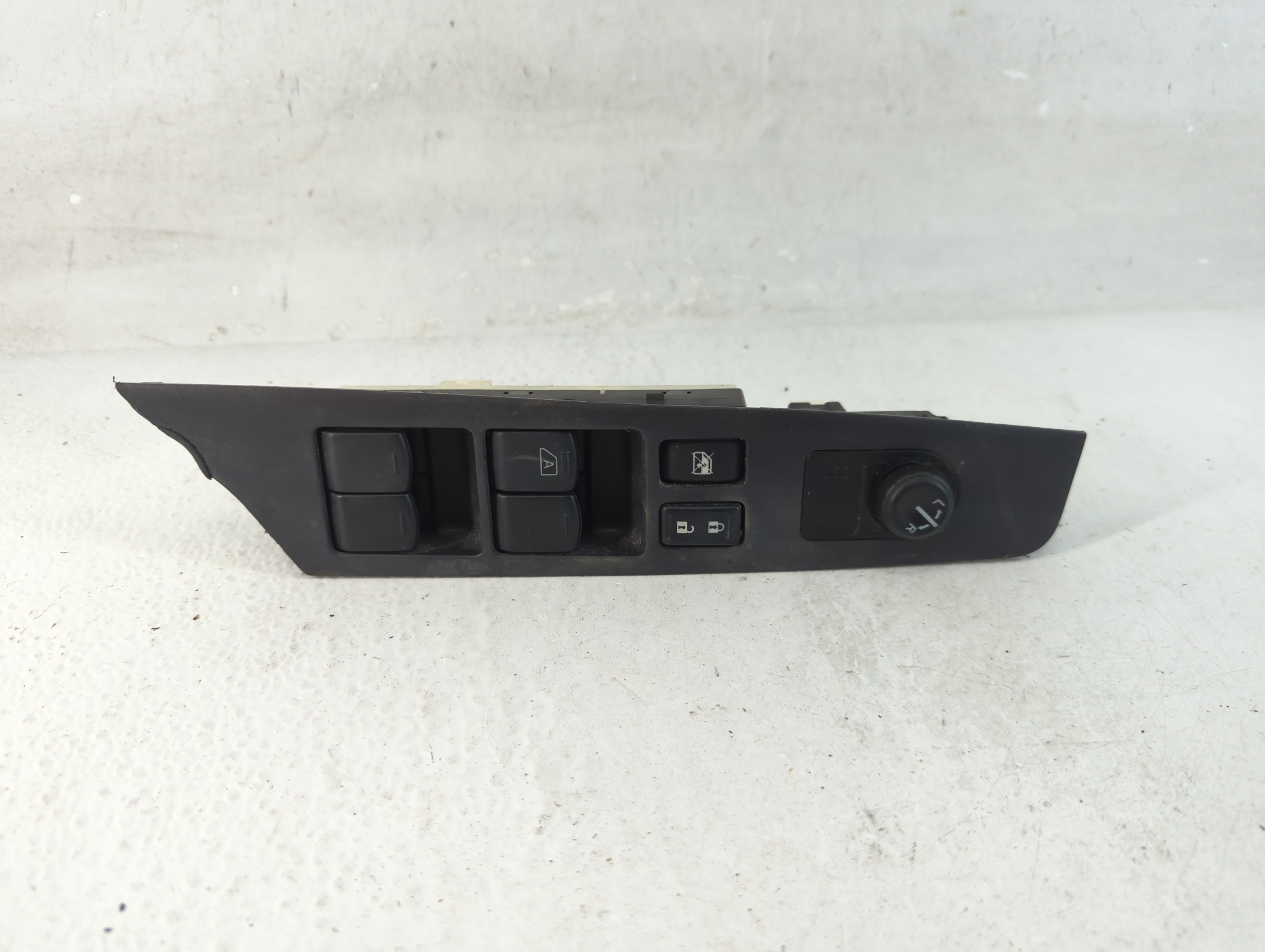 2008-2009 Nissan Sentra Driver Left Door Master Power Window Switch 1063298 - Oemusedautoparts1.com