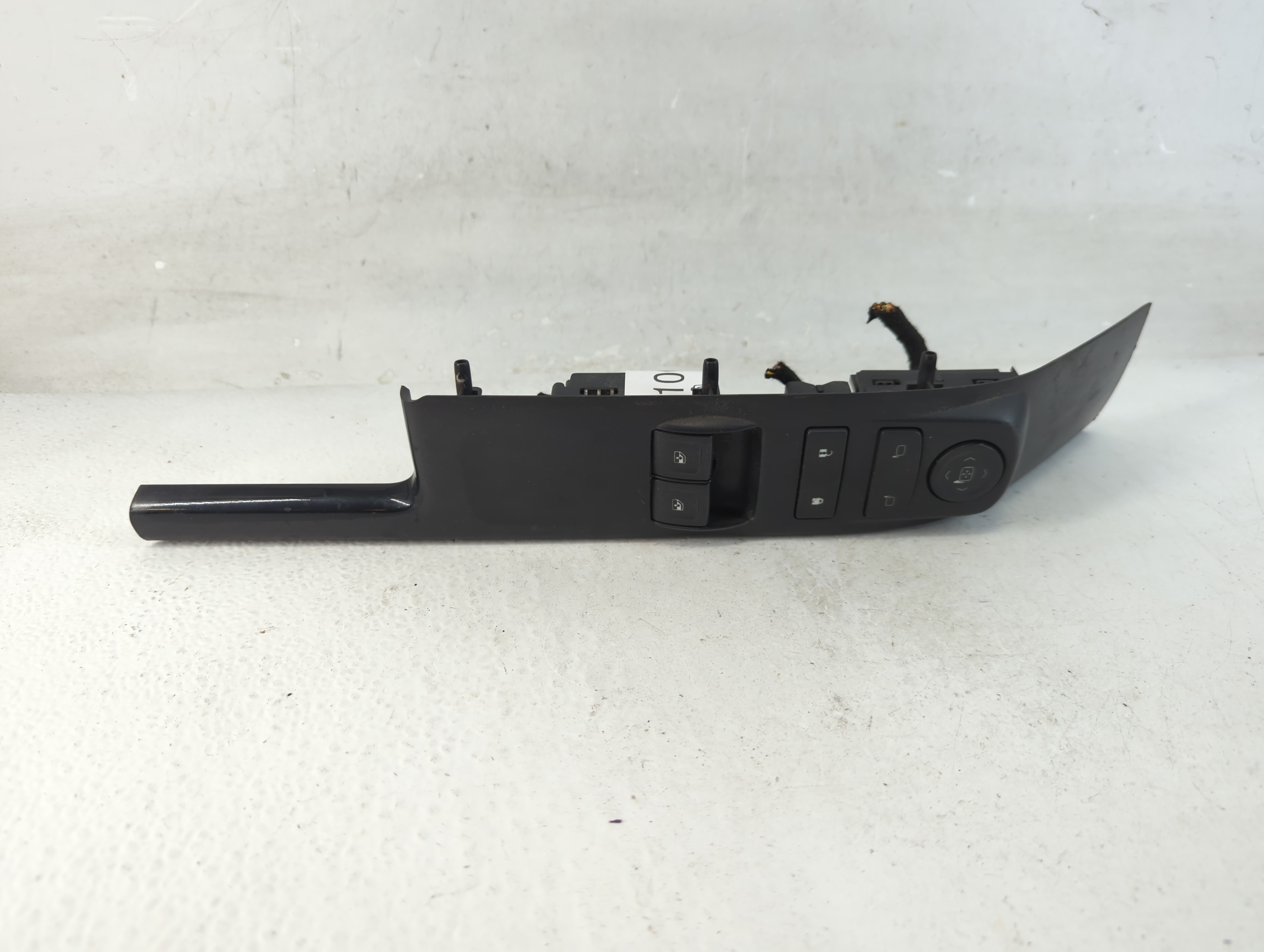 2014-2019 Gmc Sierra 1500 Driver Left Door Master Power Window Switch 1063322 - Oemusedautoparts1.com