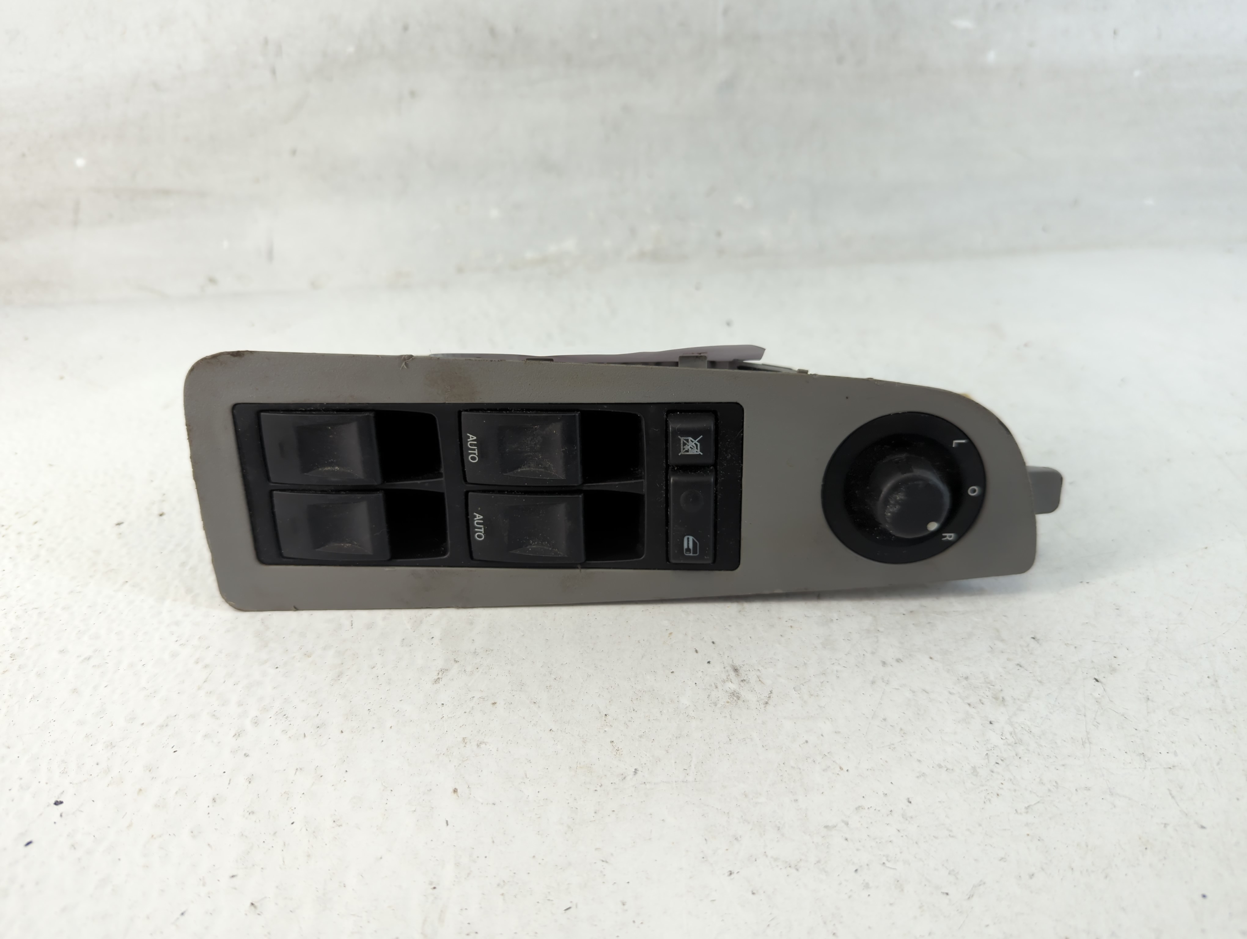 2006-2010 Chrysler 300 Driver Left Door Master Power Window Switch 1063323 - Oemusedautoparts1.com