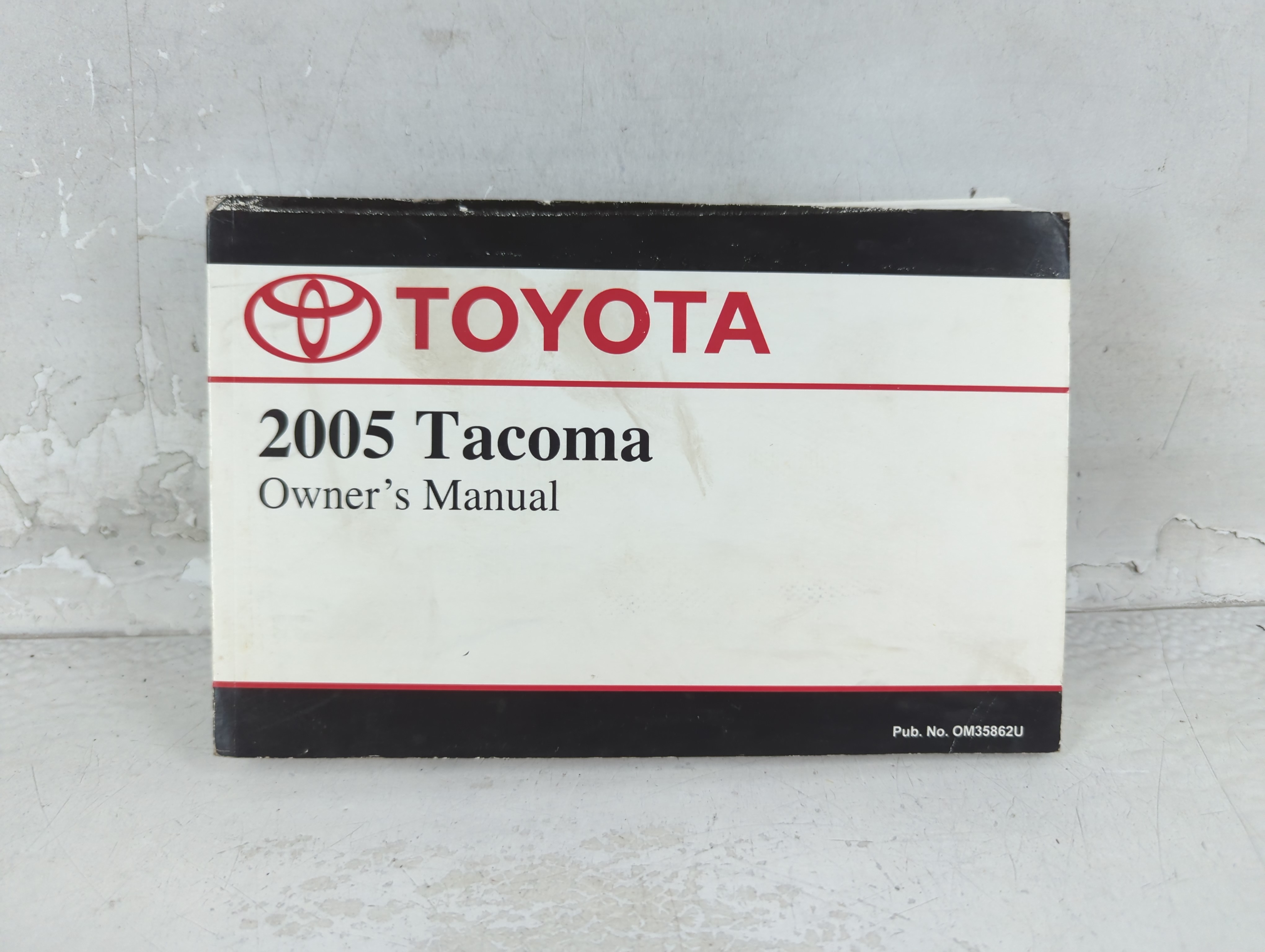 2005 Toyota Tacoma Owners Manual Book Guide 1063331 - Oemusedautoparts1.com