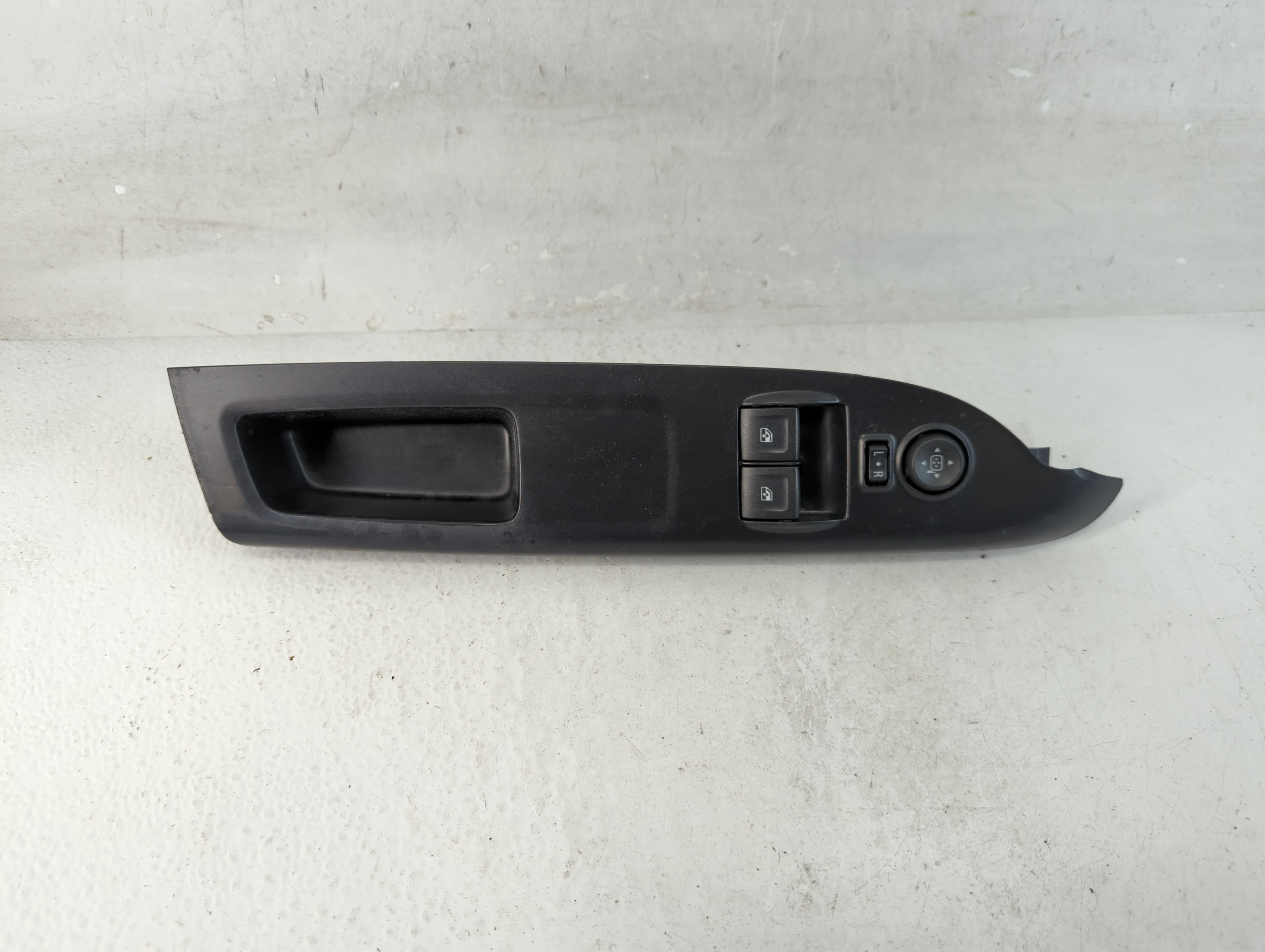 2014 Chevrolet Silverado 1500 Driver Left Door Master Power Window Switch 1063358 - Oemusedautoparts1.com
