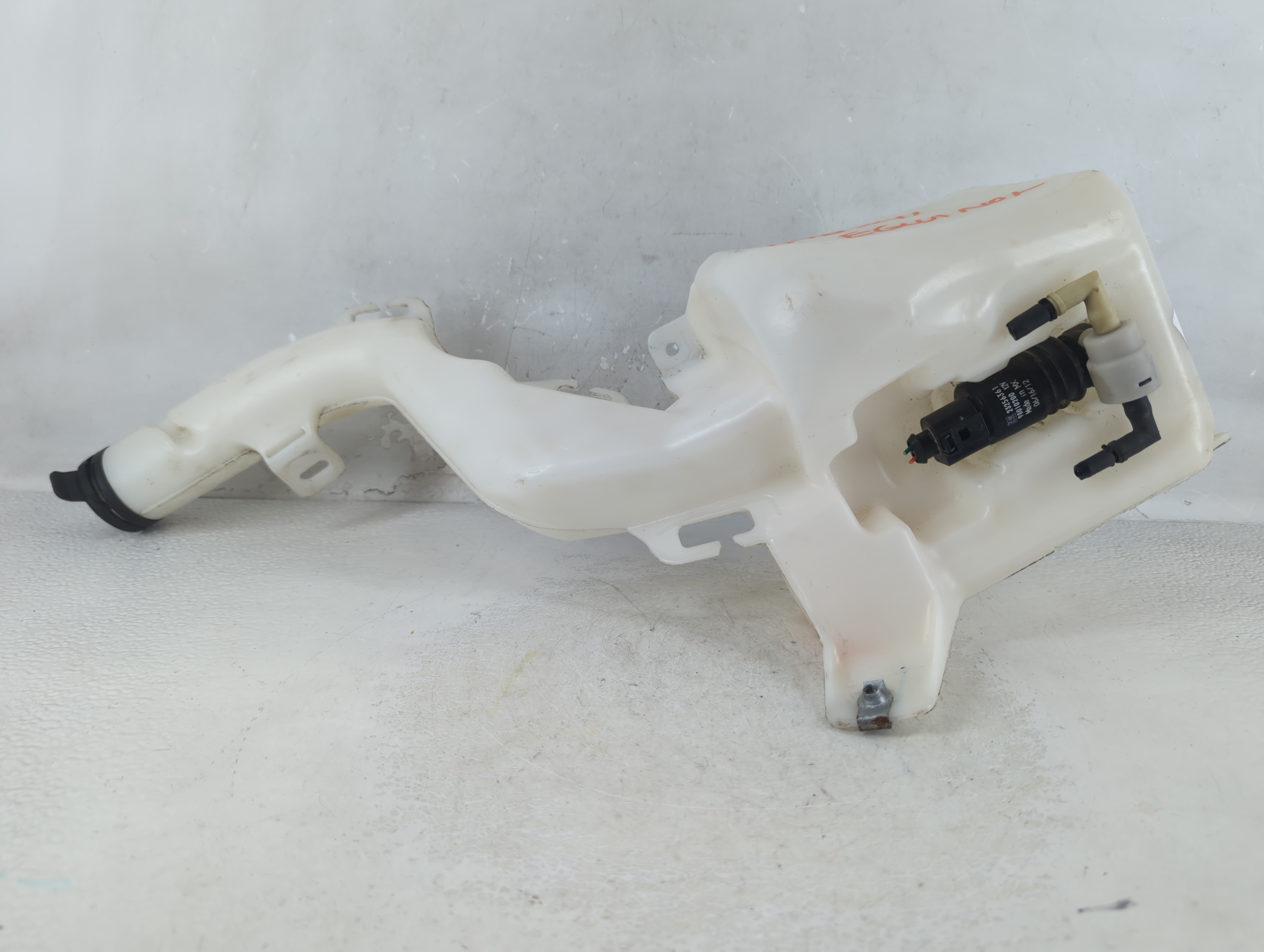 2010-2017 Chevrolet Equinox Windshield Washer Fluid Reservoir Bottle Oem 1063385 - Oemusedautoparts1.com