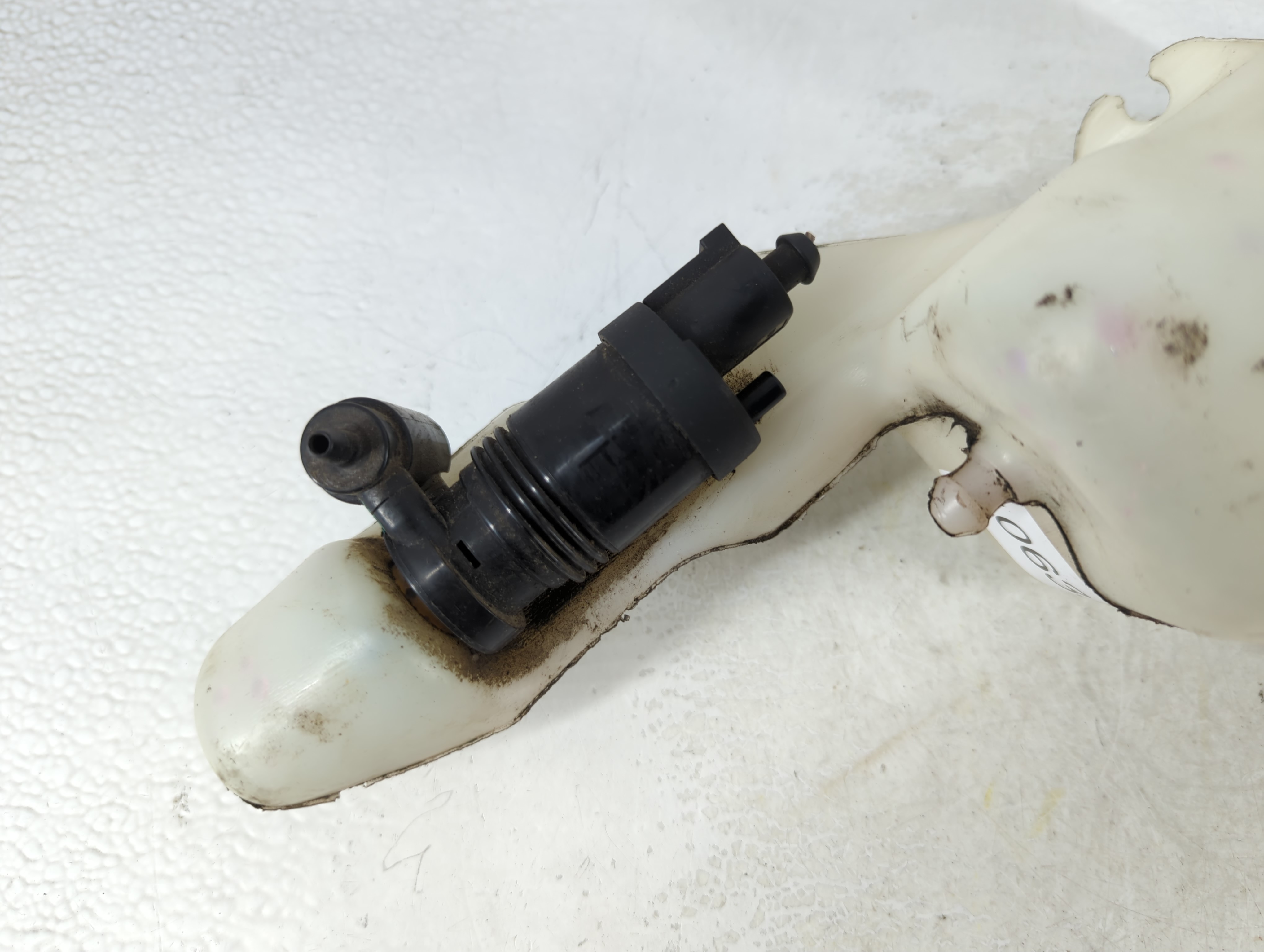 2007-2017 Jeep Patriot Windshield Washer Fluid Reservoir Bottle Oem 1063388 - Oemusedautoparts1.com