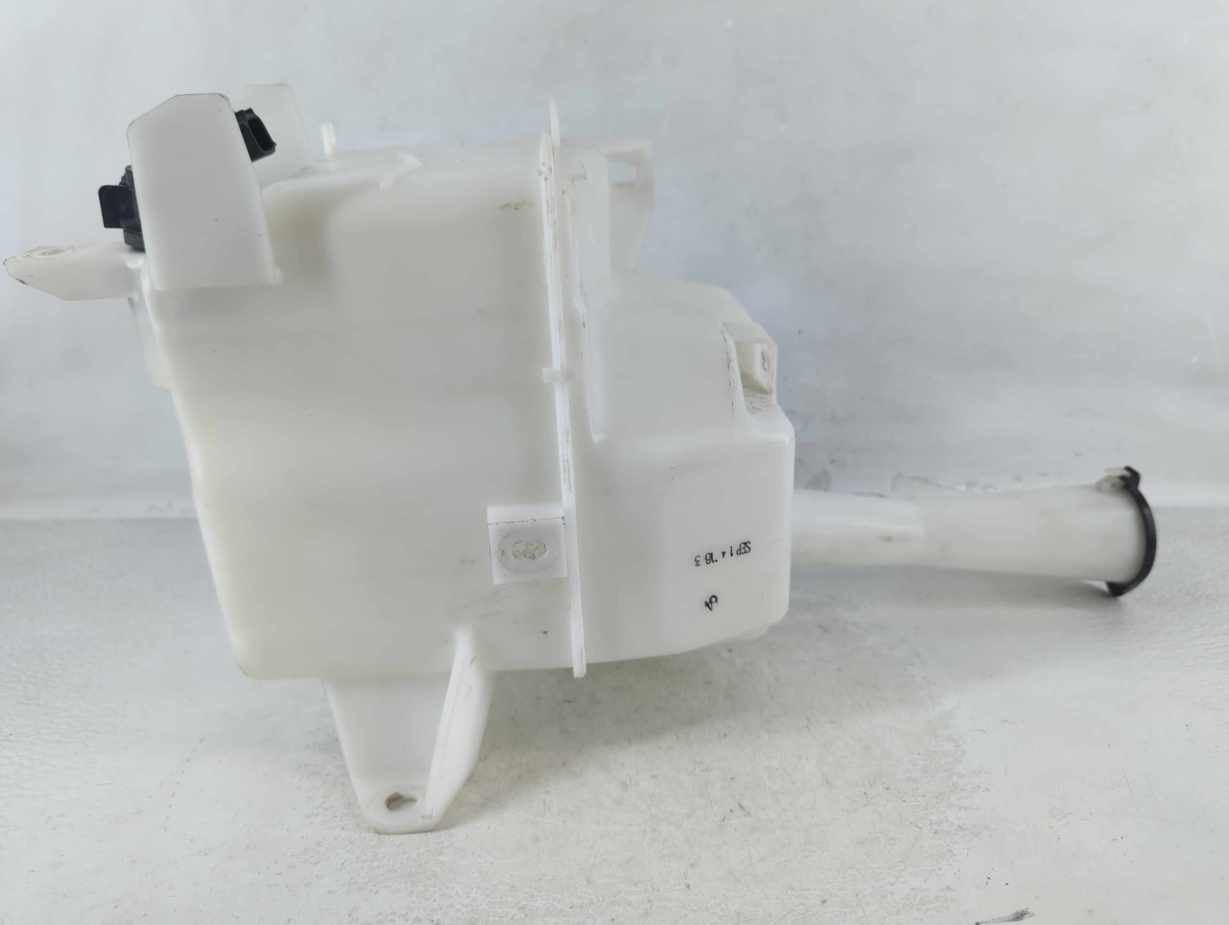 2004-2020 Toyota Sienna Windshield Washer Fluid Reservoir Bottle Oem 1063390 - Oemusedautoparts1.com