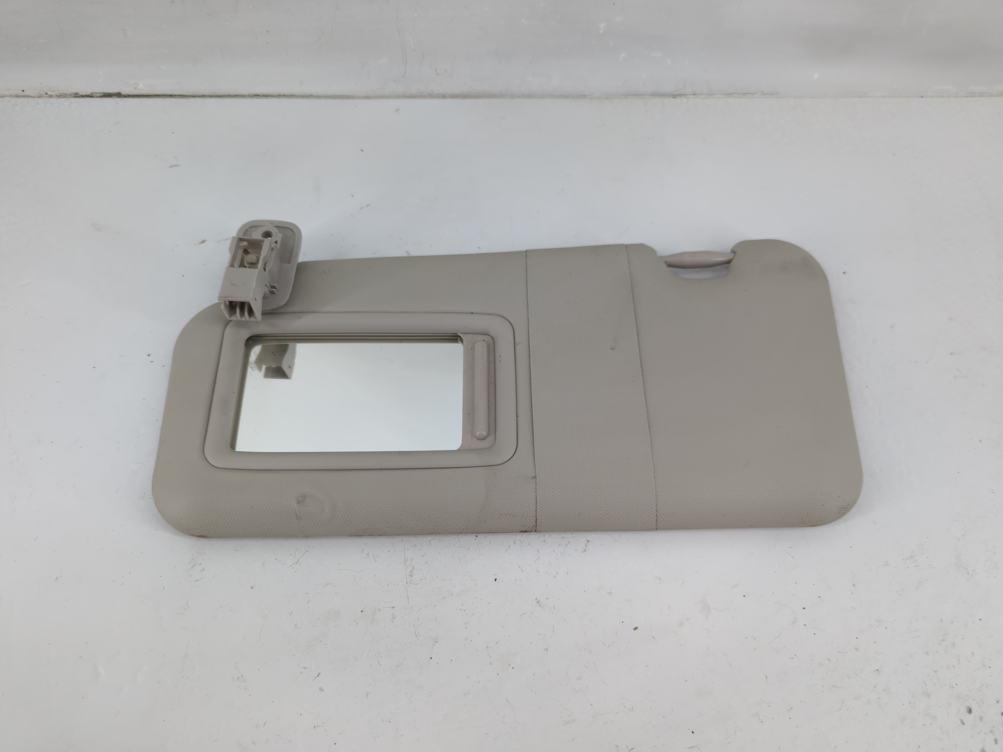 2019-2020 Toyota Yaris Driver Sun Visor Mirror Left Sunvisor Grey 1063503 - Oemusedautoparts1.com