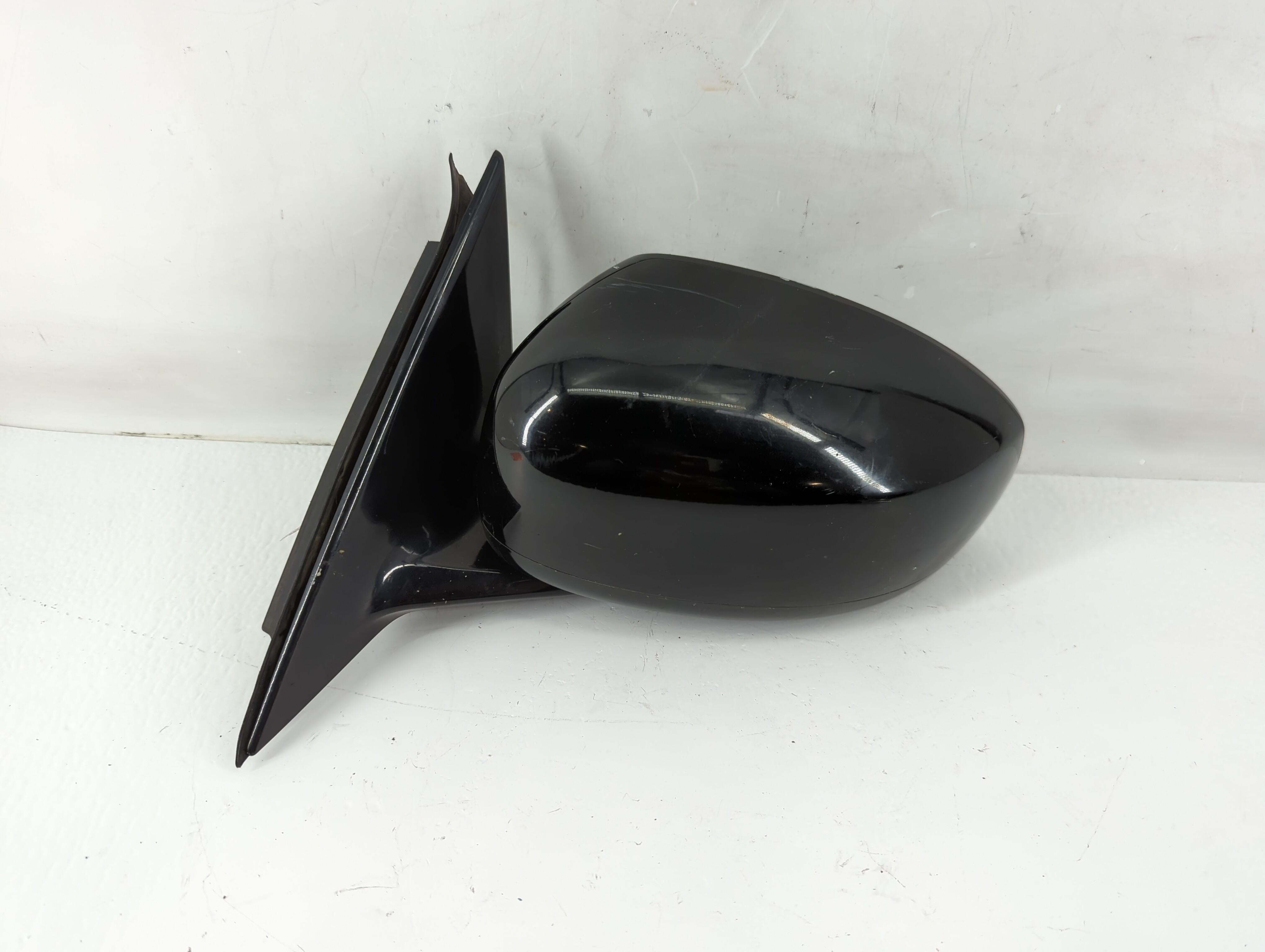 2008 Infiniti G35 Driver Left Side View Manual Door Mirror 1063764 - Oemusedautoparts1.com