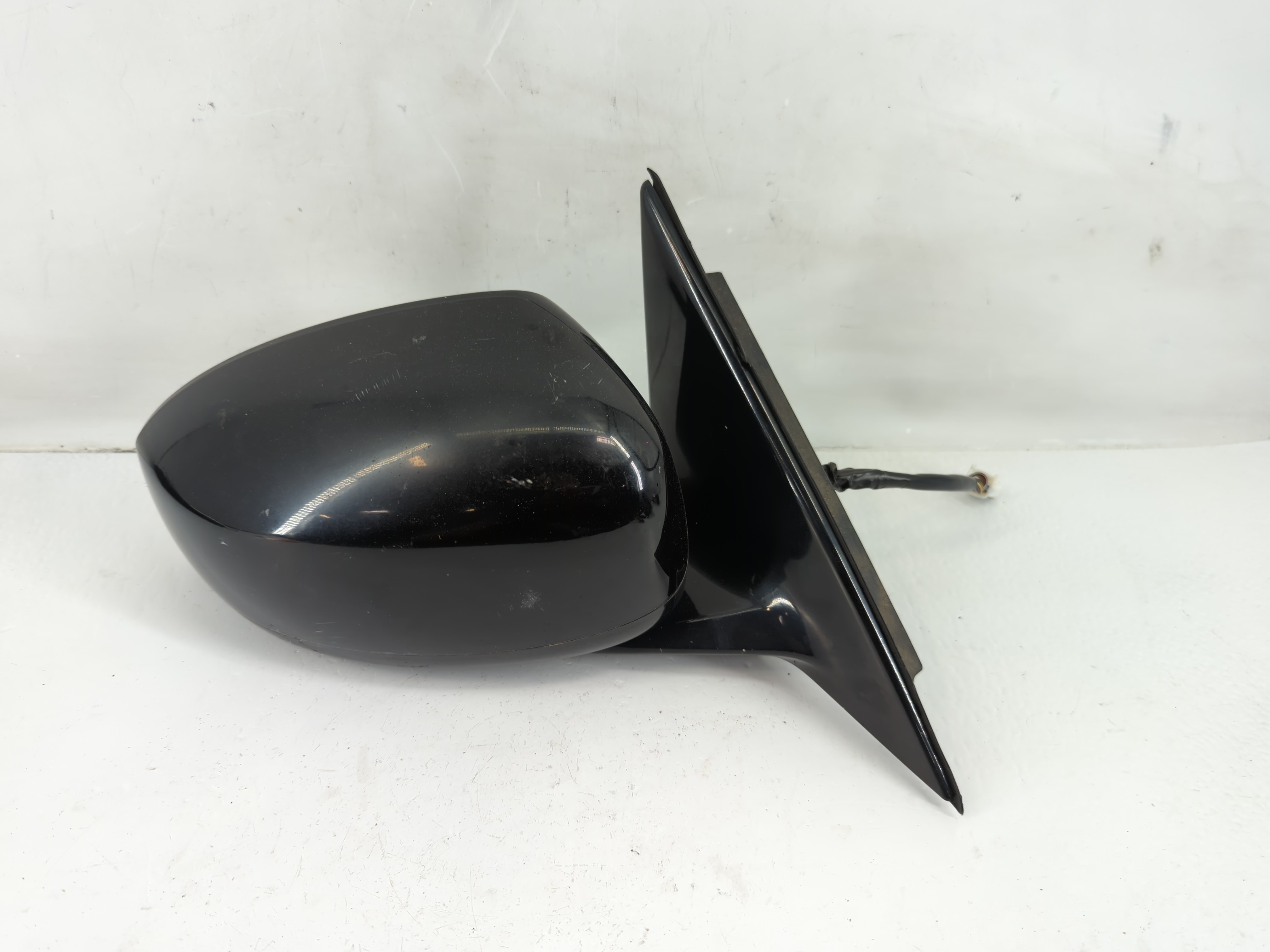 2008 Infiniti G35 Passenger Right Side View Manual Door Mirror Black 1063765 - Oemusedautoparts1.com