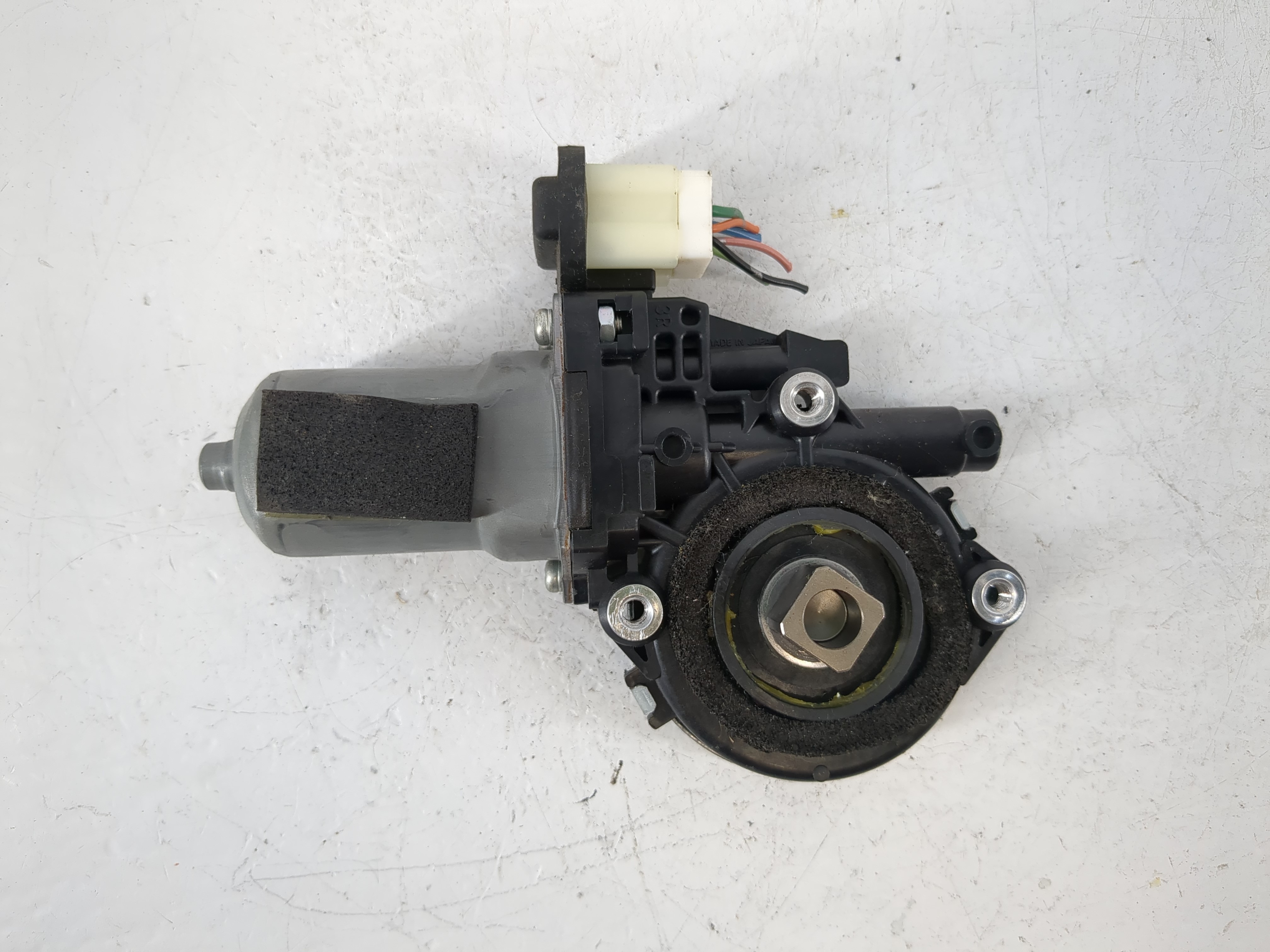 2007-2008 Infiniti G35 Passenger Front Right Power Window Motor 1063782 - Oemusedautoparts1.com