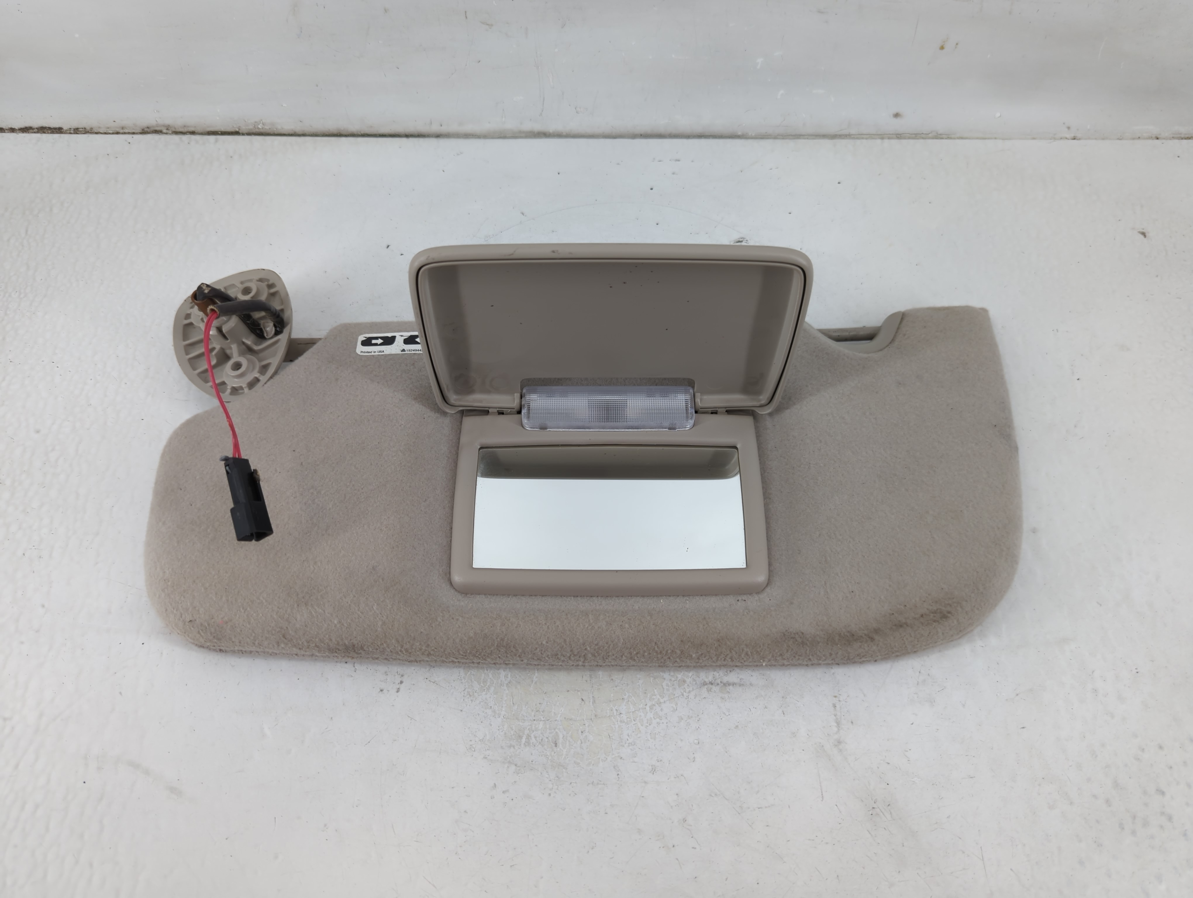 2007 Saab 9-7x Driver Sun Visor Mirror Left Sunvisor Grey 1063986 - Oemusedautoparts1.com