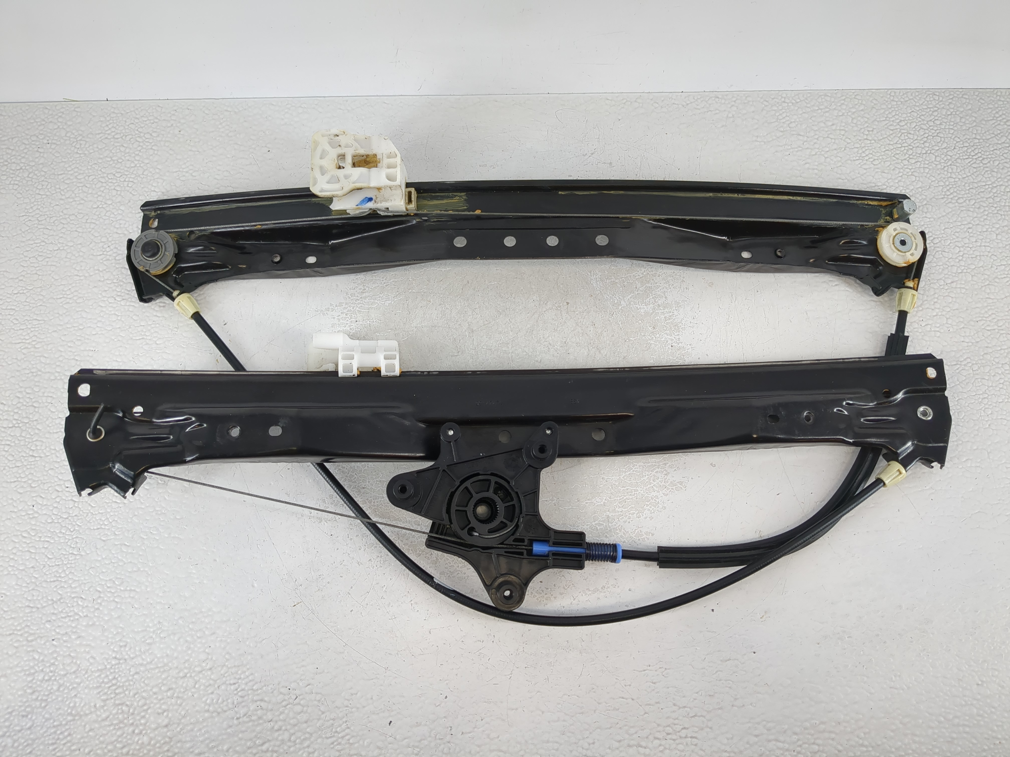 2009-2014 Volkswagen Routan Driver Left Front Window Regulator 1064063 - Oemusedautoparts1.com