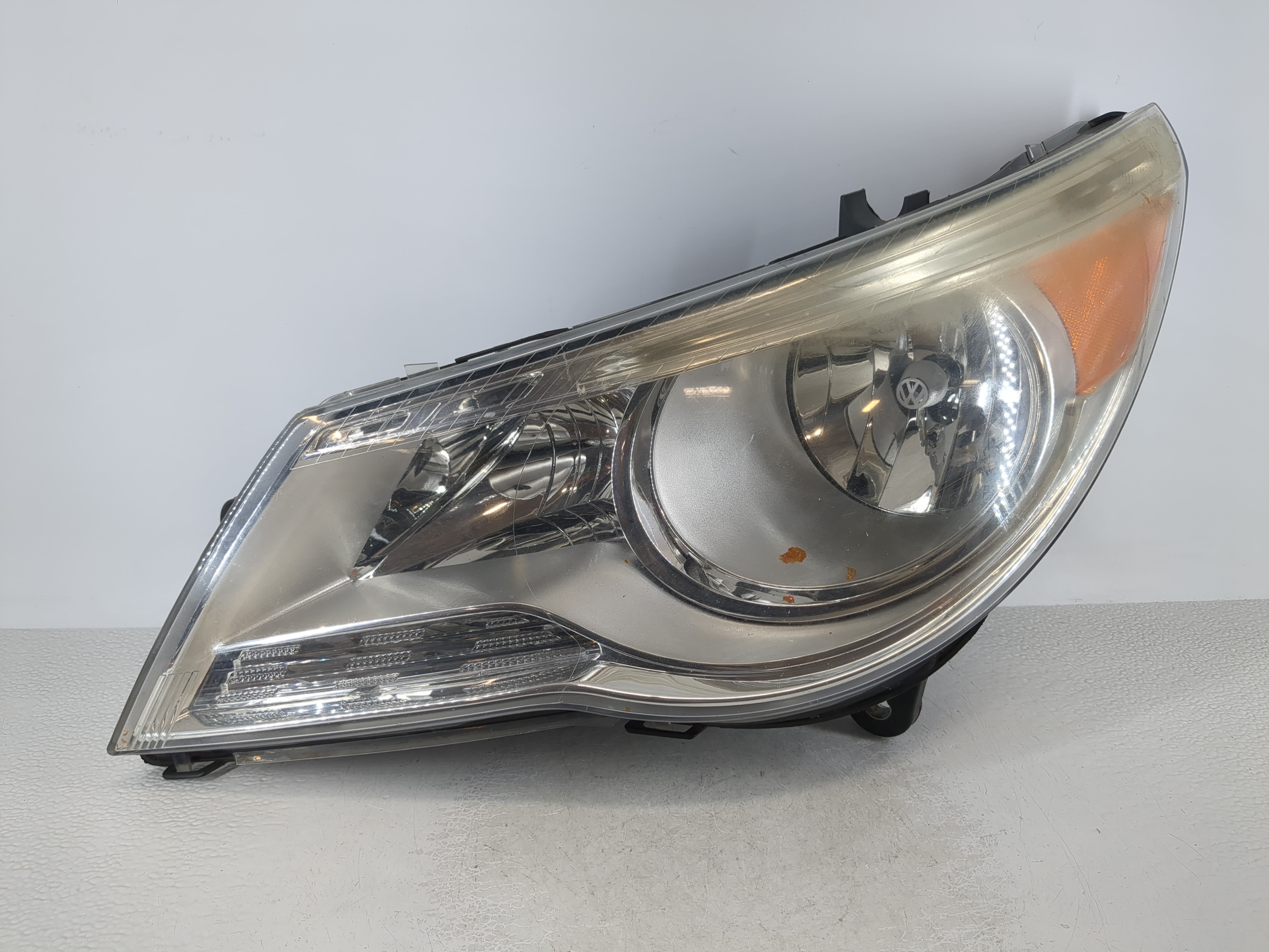 2009 Volkswagen Routan Passenger Right Oem Head Light Headlight Lamp 1064087 - Oemusedautoparts1.com