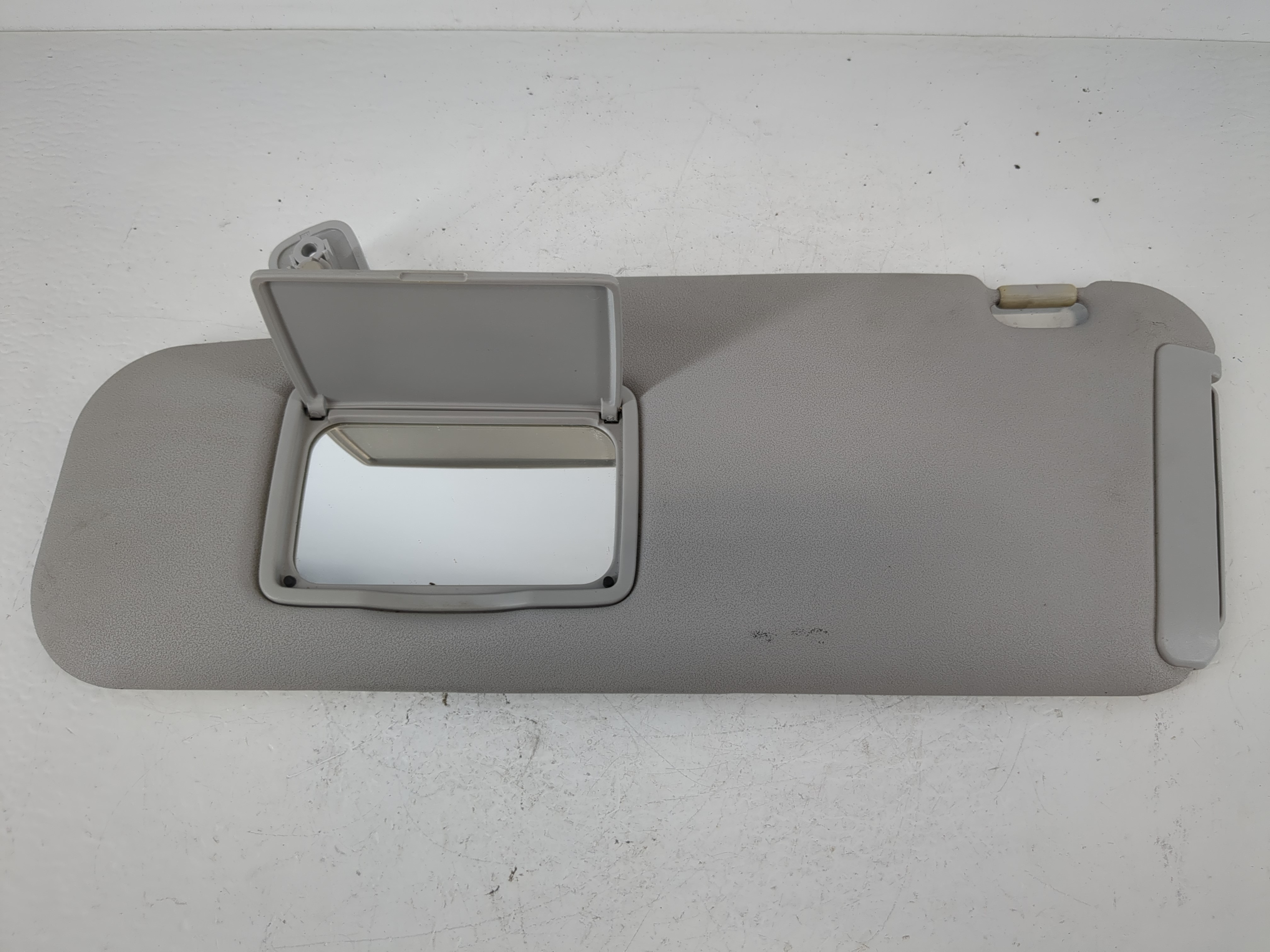 2007-2009 Mazda Cx-7 Driver Sun Visor Mirror Left Sunvisor Grey 1064135 - Oemusedautoparts1.com