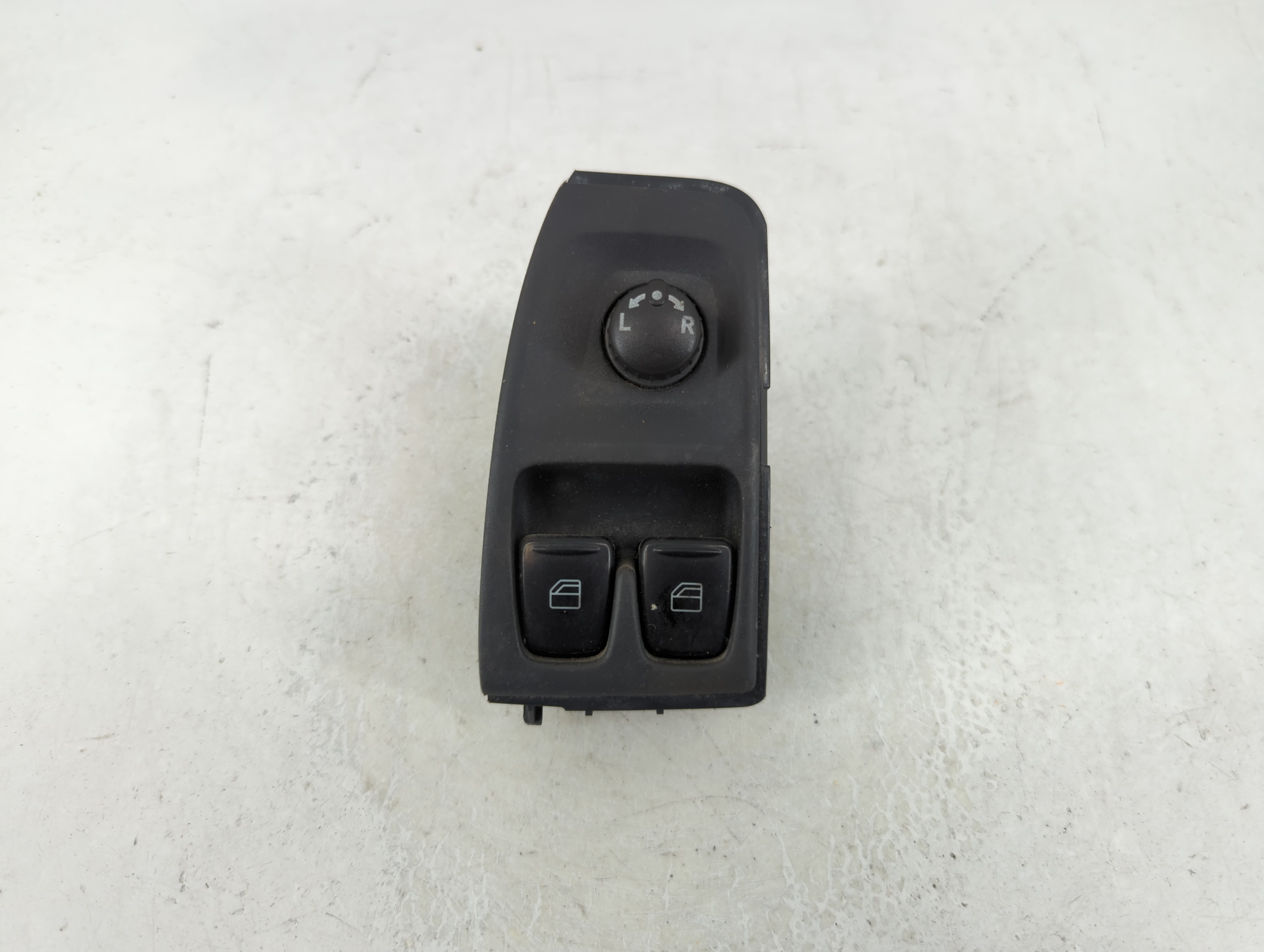 Picture of Smart Smart Driver Left Door Master Power Window Switch 1064286
