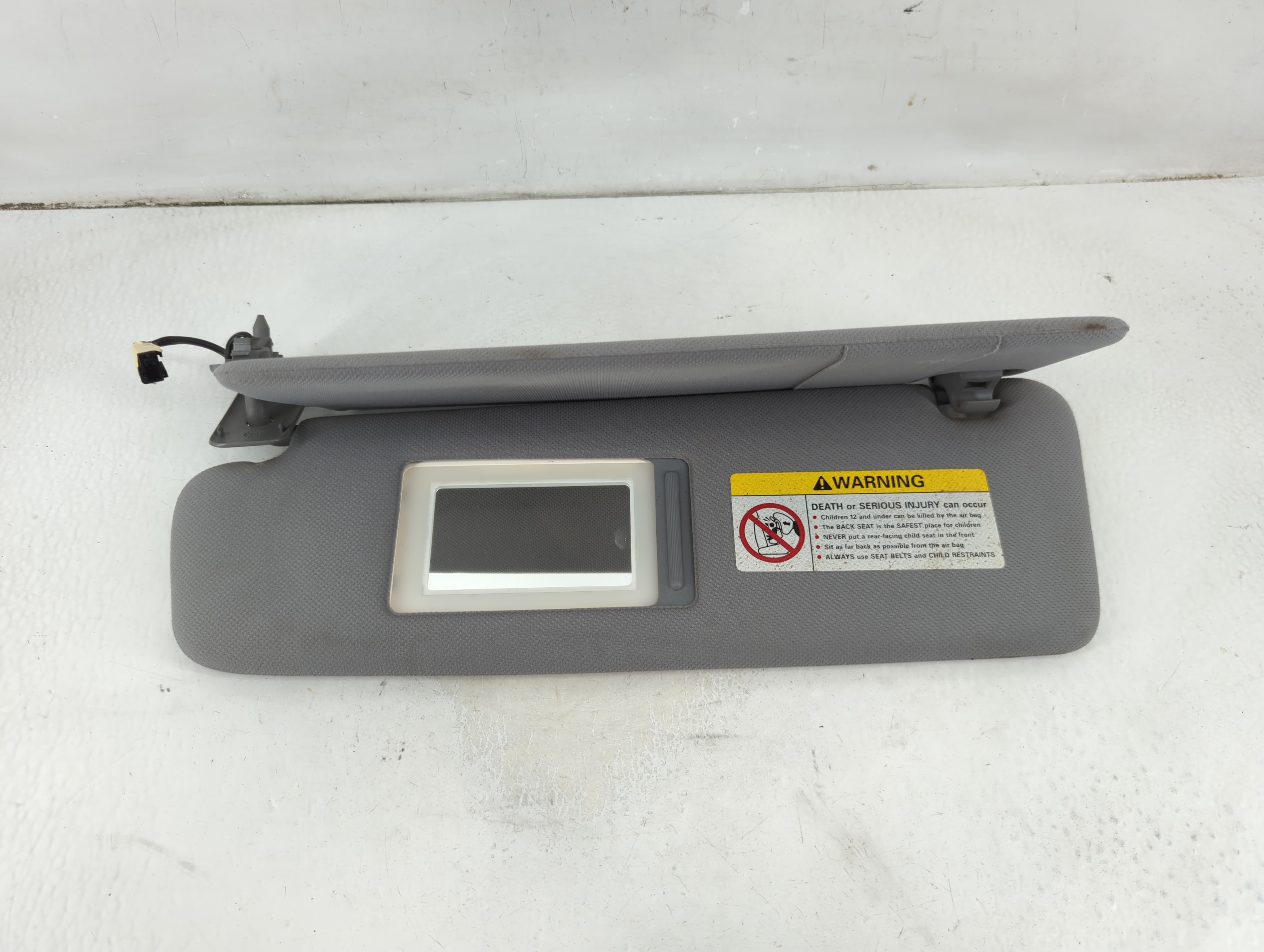 2003-2005 Porsche Cayenne Driver Sun Visor Mirror Left Sunvisor Grey 1064360 - Oemusedautoparts1.com