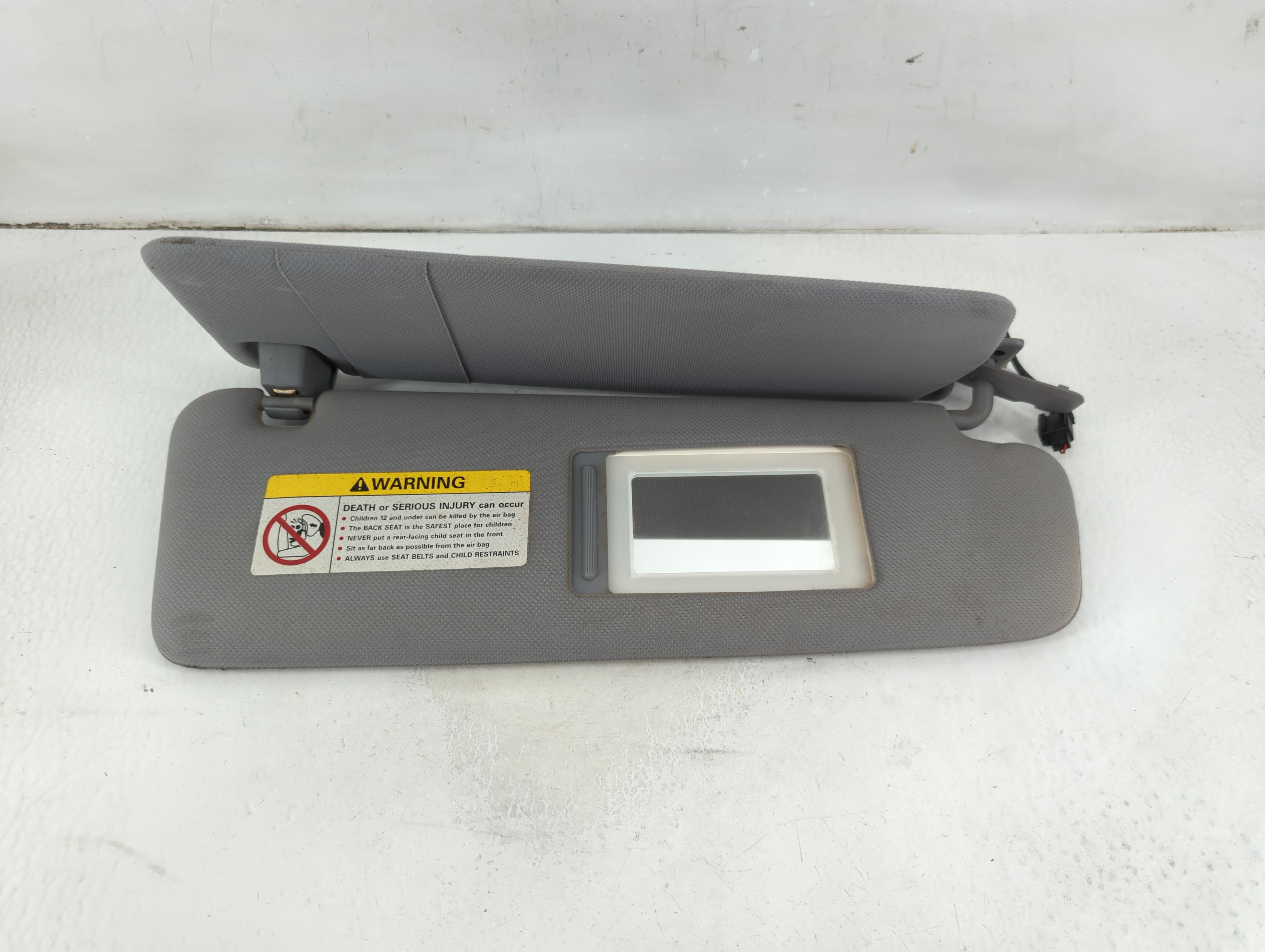 2003-2005 Porsche Cayenne Passenger Sun Visor Mirror Right Sunvisor Grey 1064361 - Oemusedautoparts1.com