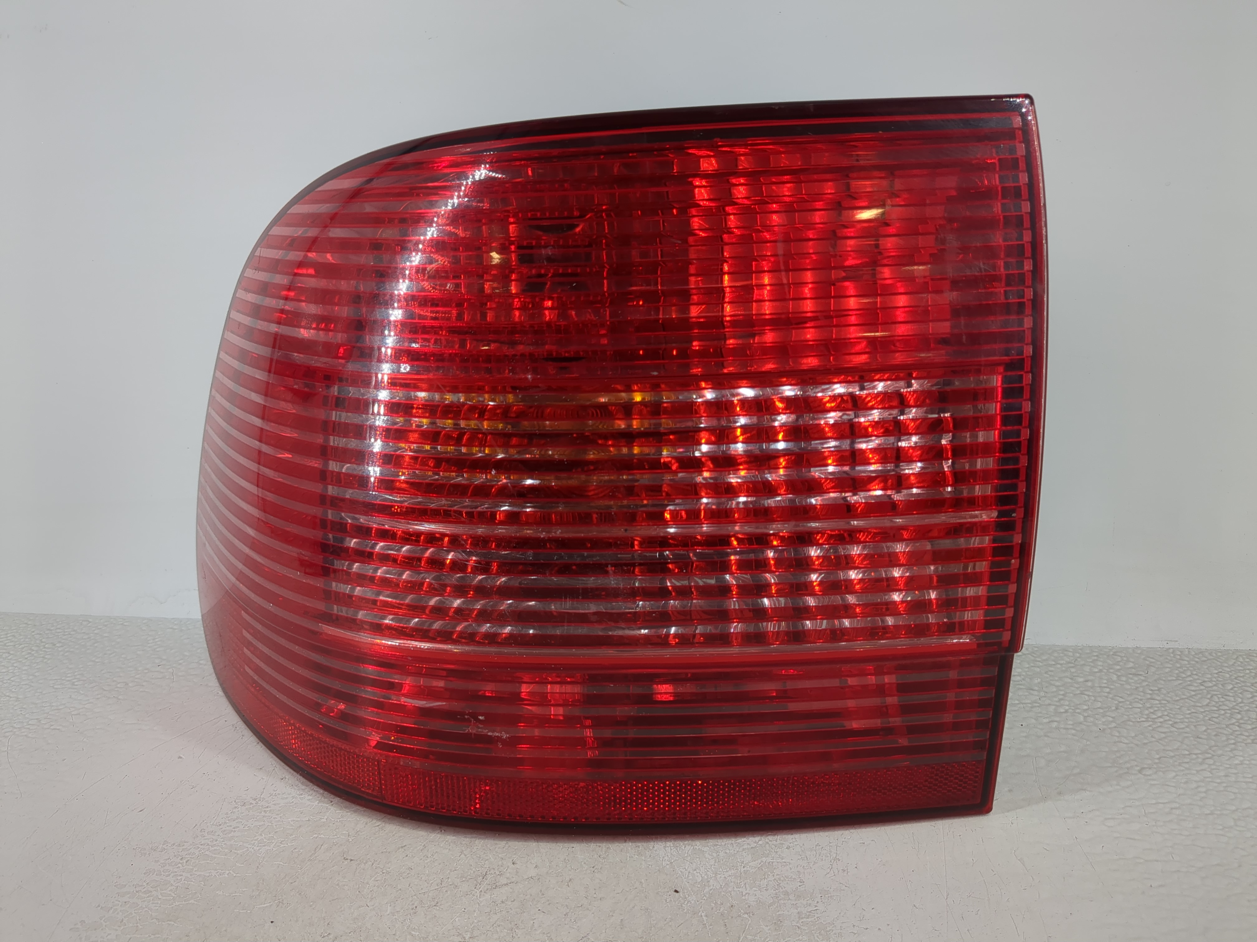 Picture of 2003-2006 Porsche Cayenne Driver Left Side Tail Light Taillight Oem 1064364