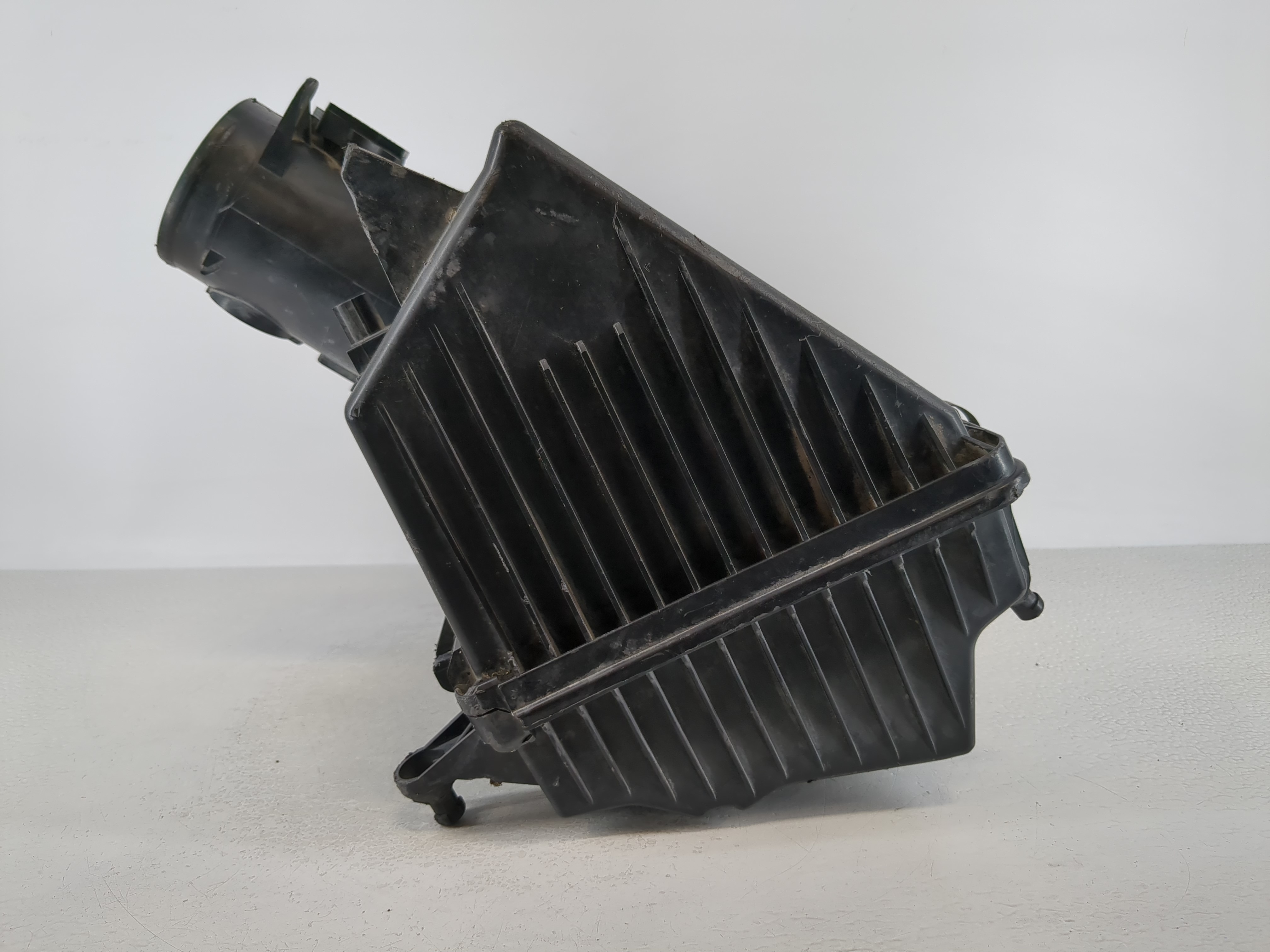 2005 Porsche Cayenne Air Cleaner Intake-duct Hose Tube 1064368 - Oemusedautoparts1.com