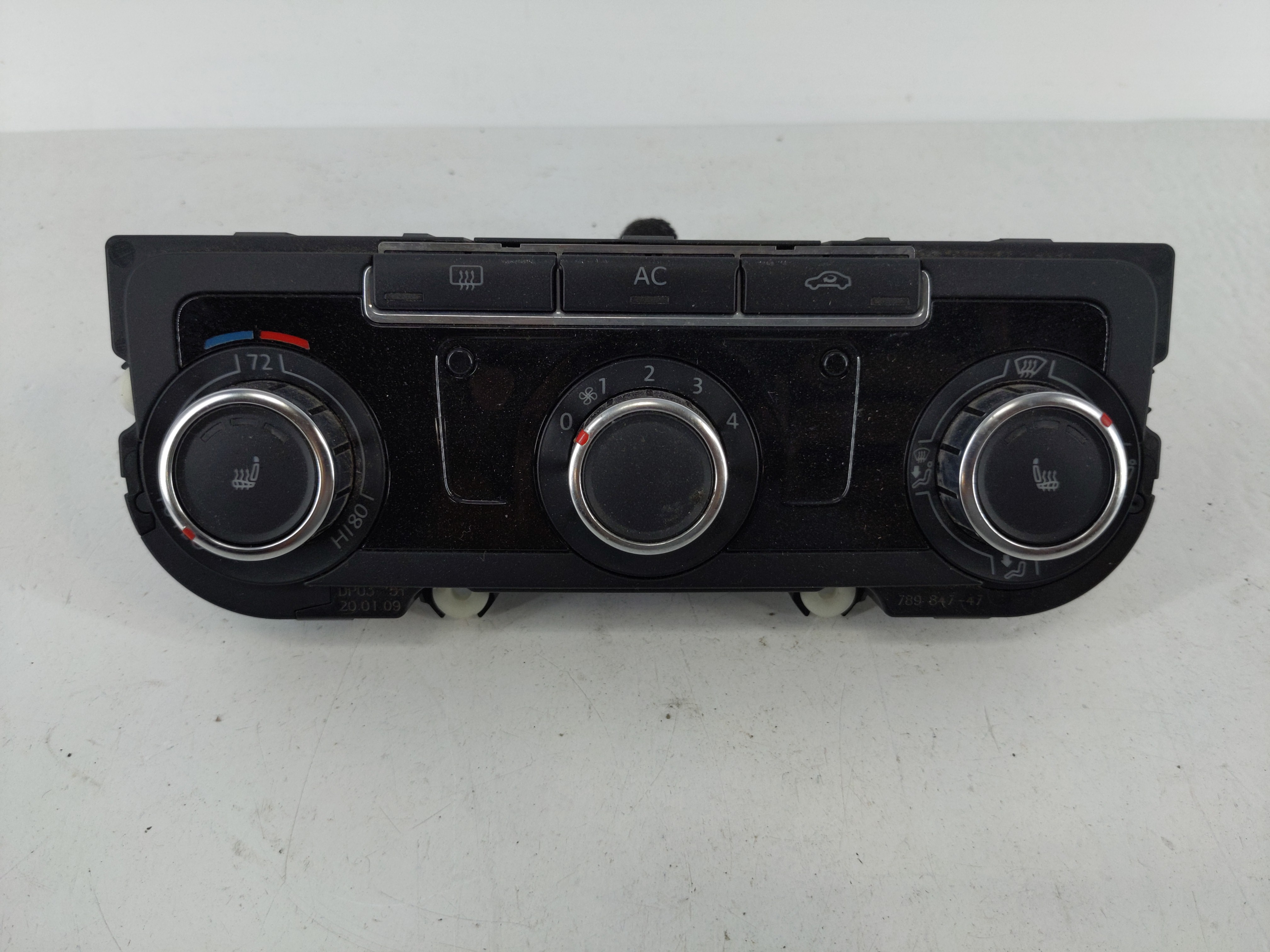 Picture of 2009 Volkswagen Cc Ac Heater Climate Control 5hb 009 751 -07 1064475