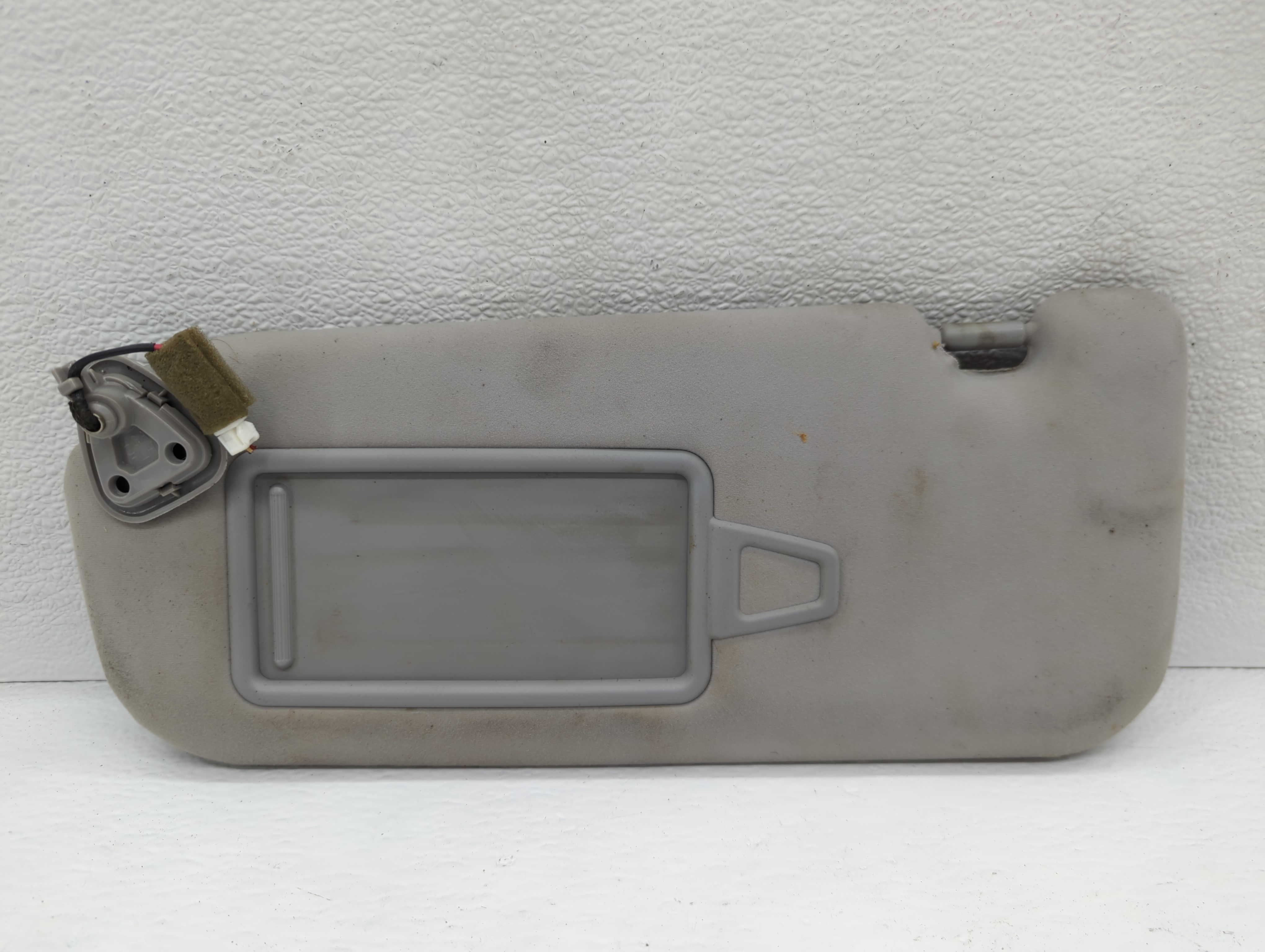 2012-2017 Hyundai Azera Driver Sun Visor Mirror Left Sunvisor 1064505 - Oemusedautoparts1.com