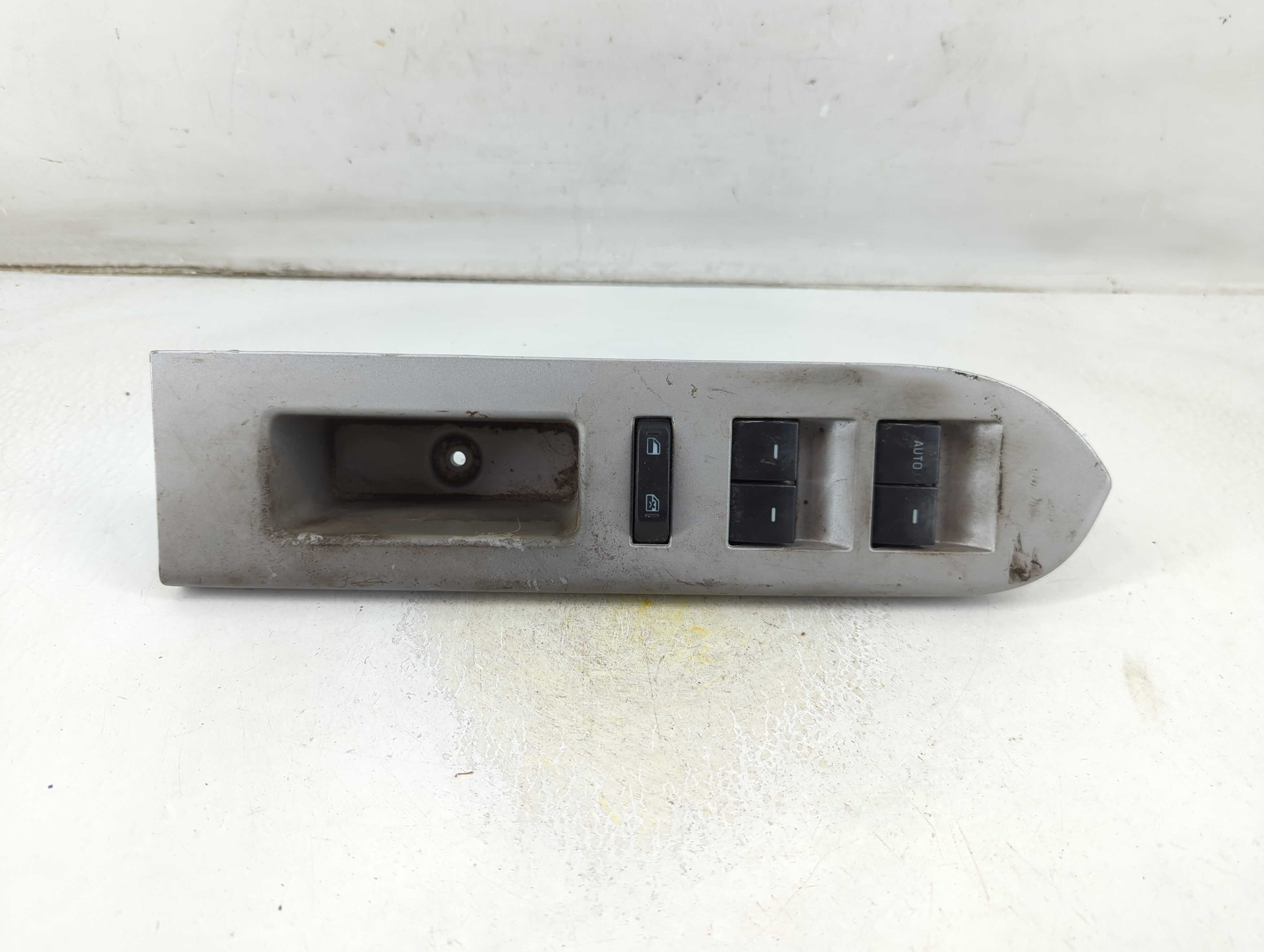 2008 Ford F-250 Super Duty Driver Left Door Master Power Window Switch 1064571 - Oemusedautoparts1.com