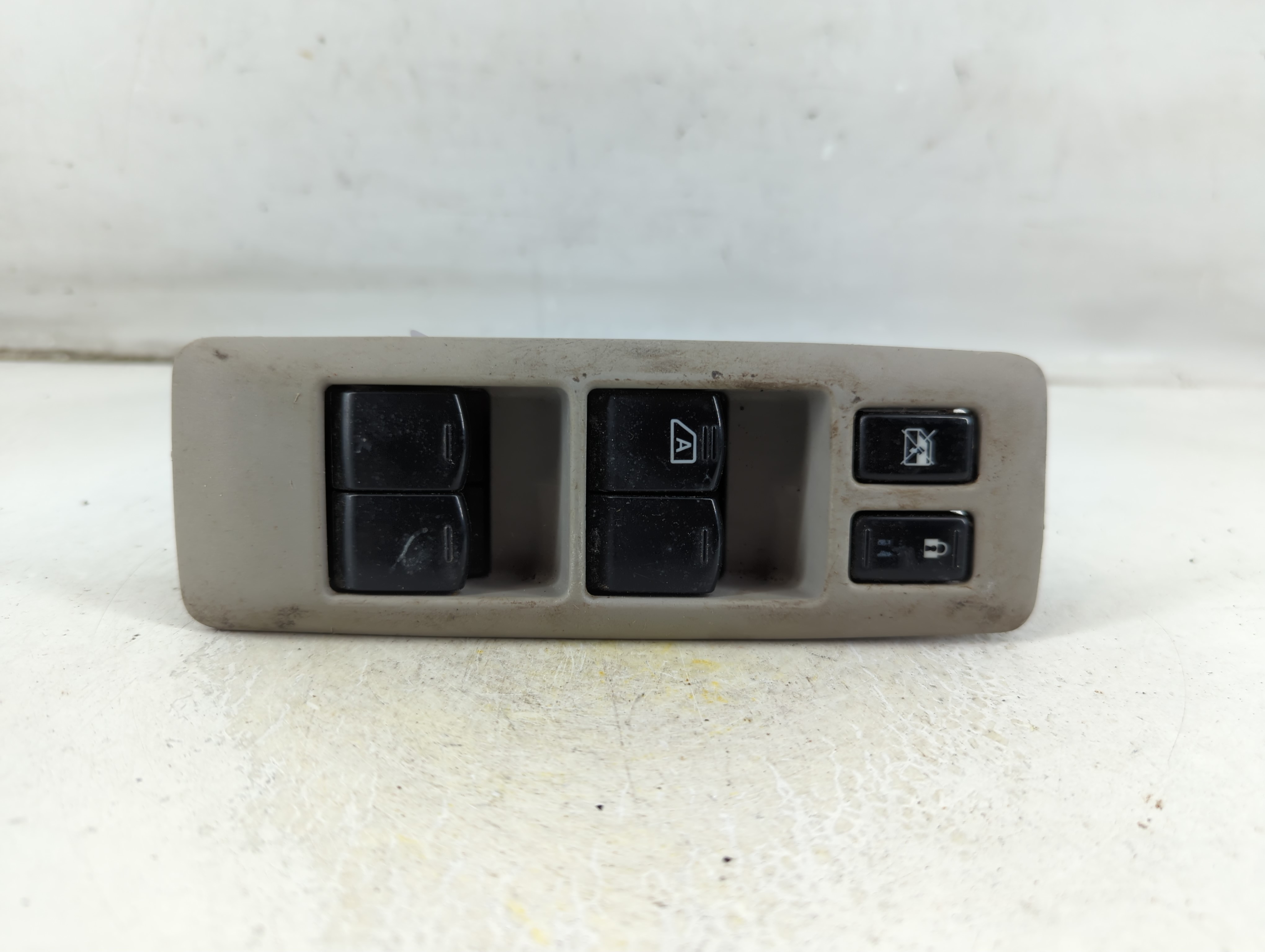 Picture of 2011-2015 Nissan Rogue Driver Left Door Master Power Window Switch 1064582