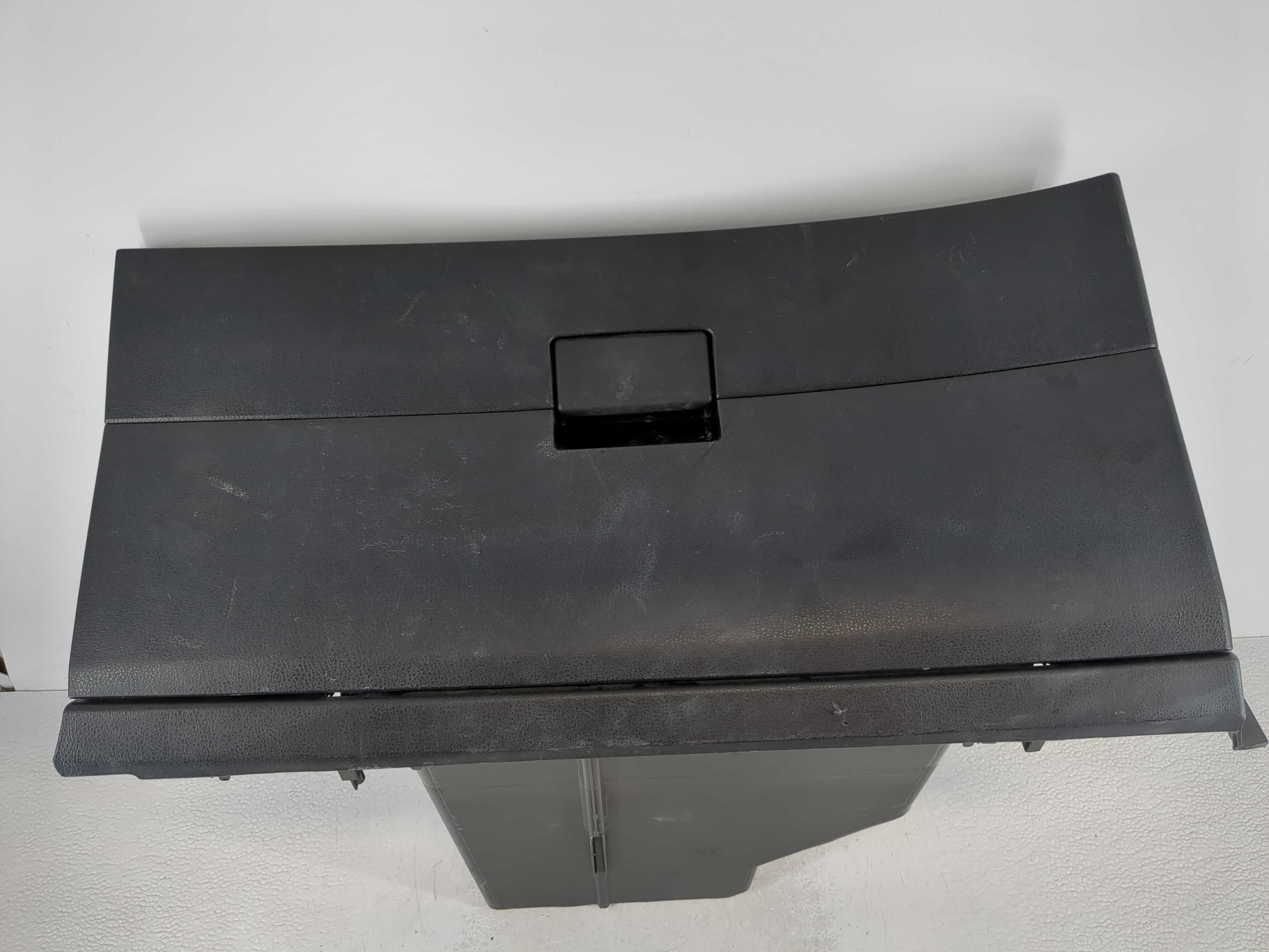 Picture of 2008 Nissan Rogue Passenger Glove Box Door Storage Compartment 1064808