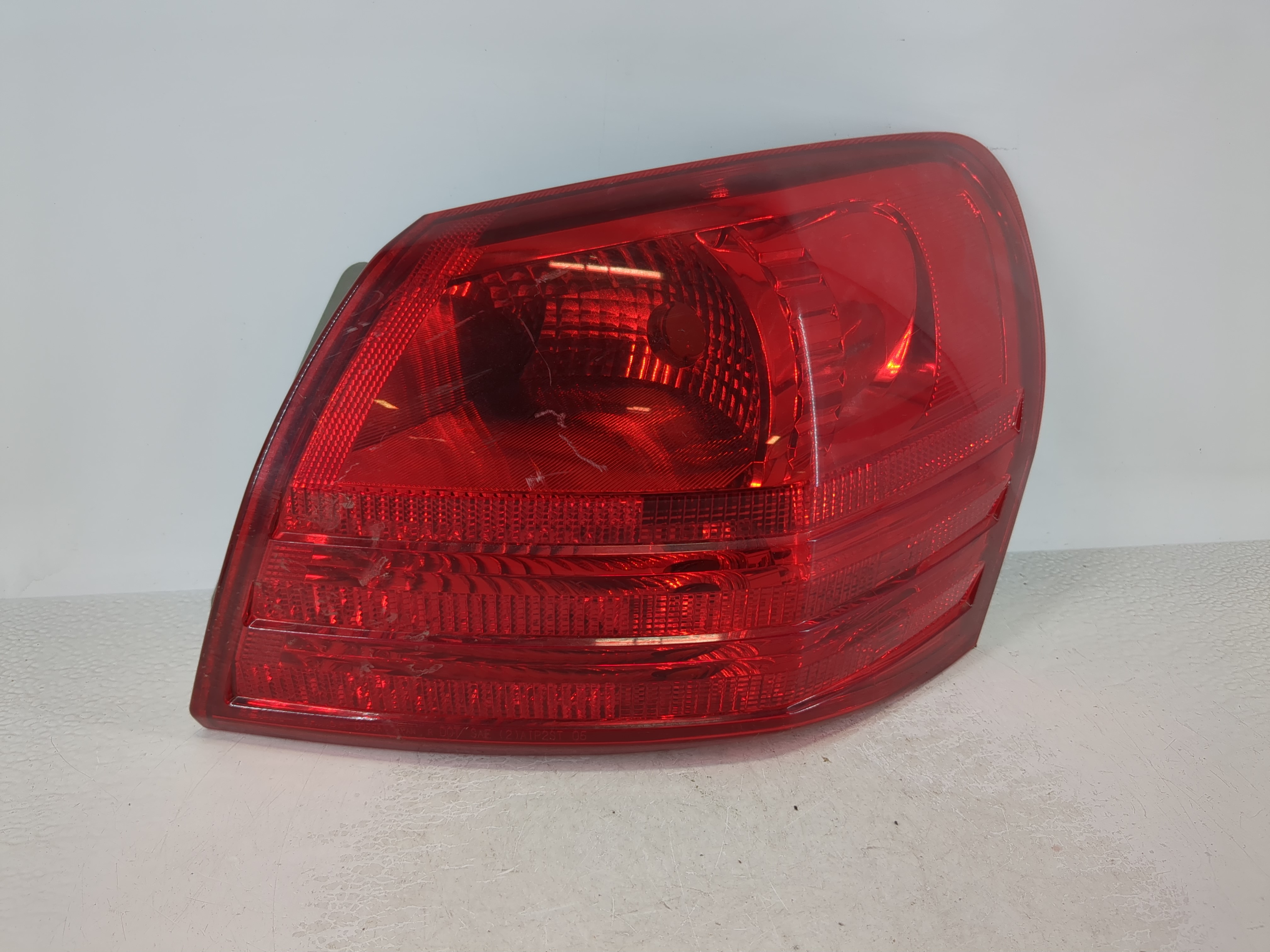 Picture of 2008-2015 Nissan Rogue Passenger Right Side Tail Light Taillight Oem 1064817