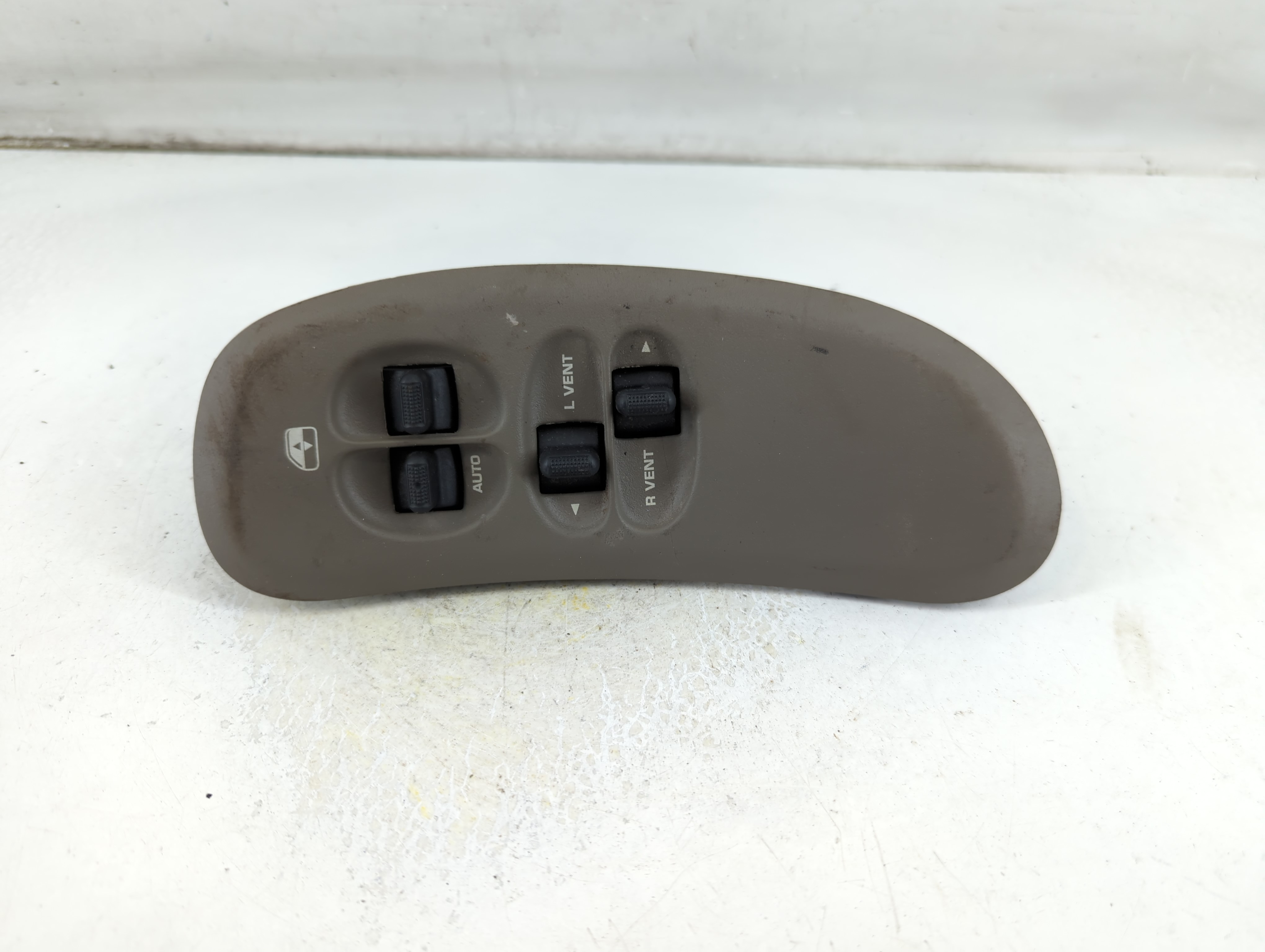 2004 Chrysler Town & Country Driver Left Door Master Power Window Switch 1064986 - Oemusedautoparts1.com