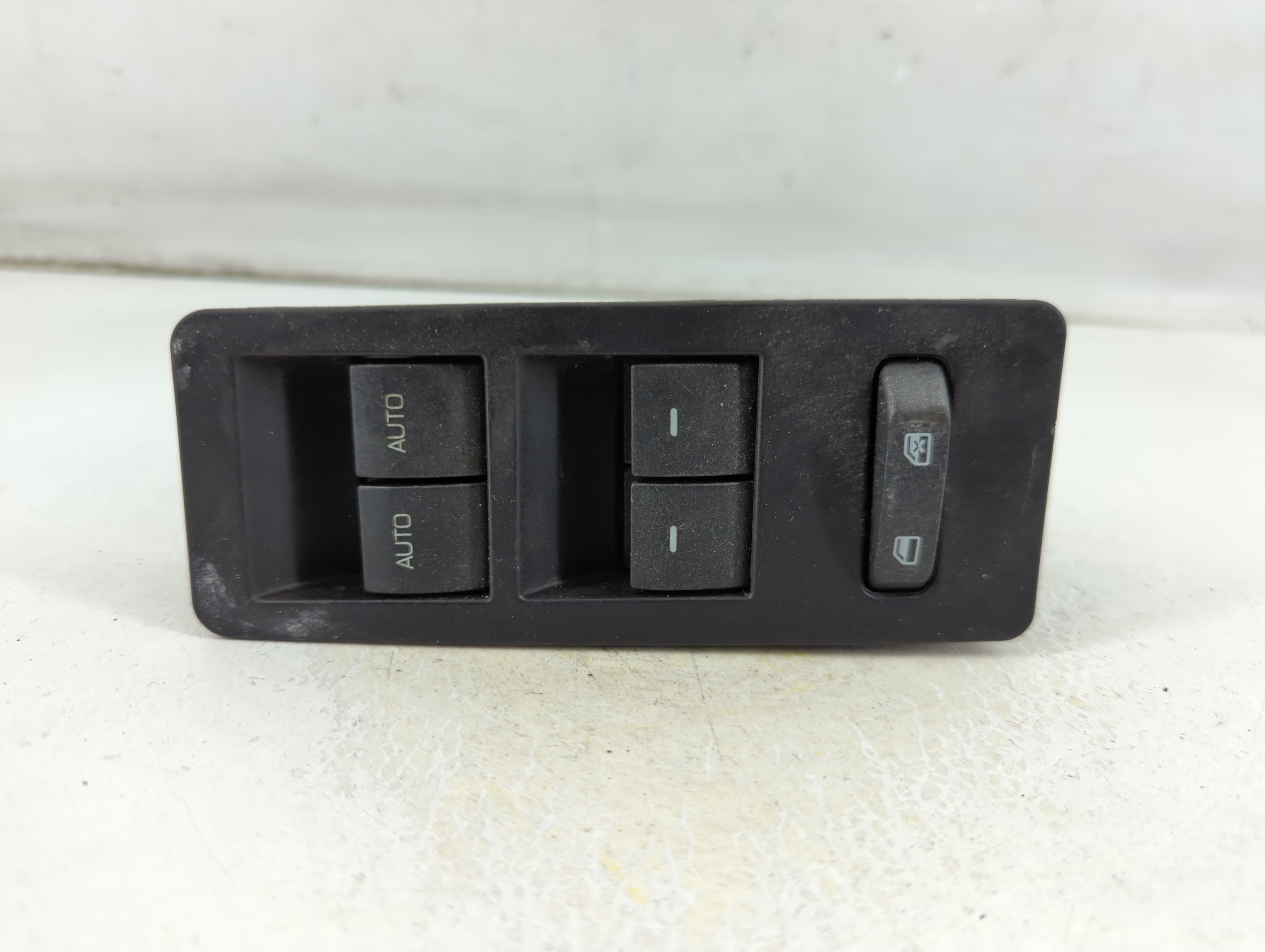 2010-2012 Lincoln Mkz Driver Left Door Master Power Window Switch 1064994 - Oemusedautoparts1.com