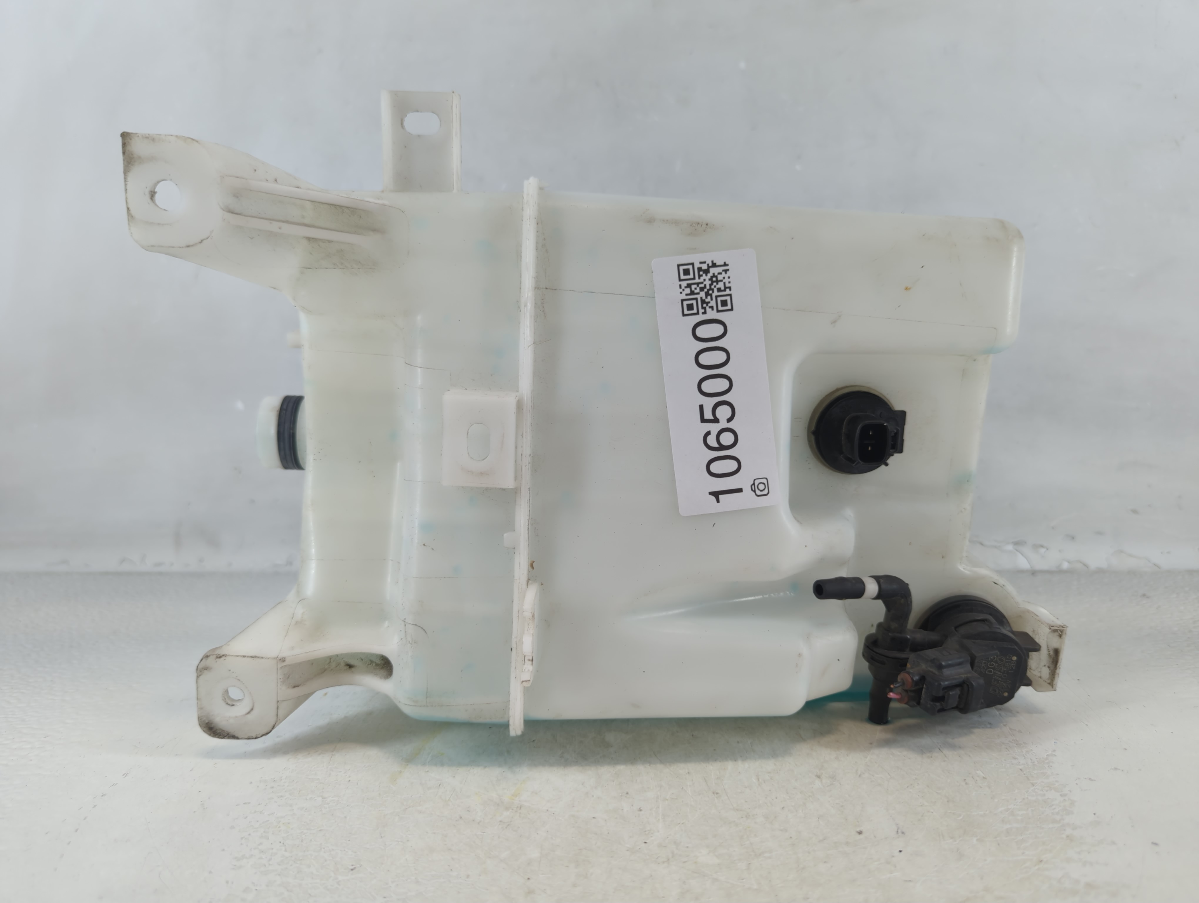 2014-2019 Toyota Highlander Windshield Washer Fluid Reservoir Bottle Oem 1065000 - Oemusedautoparts1.com