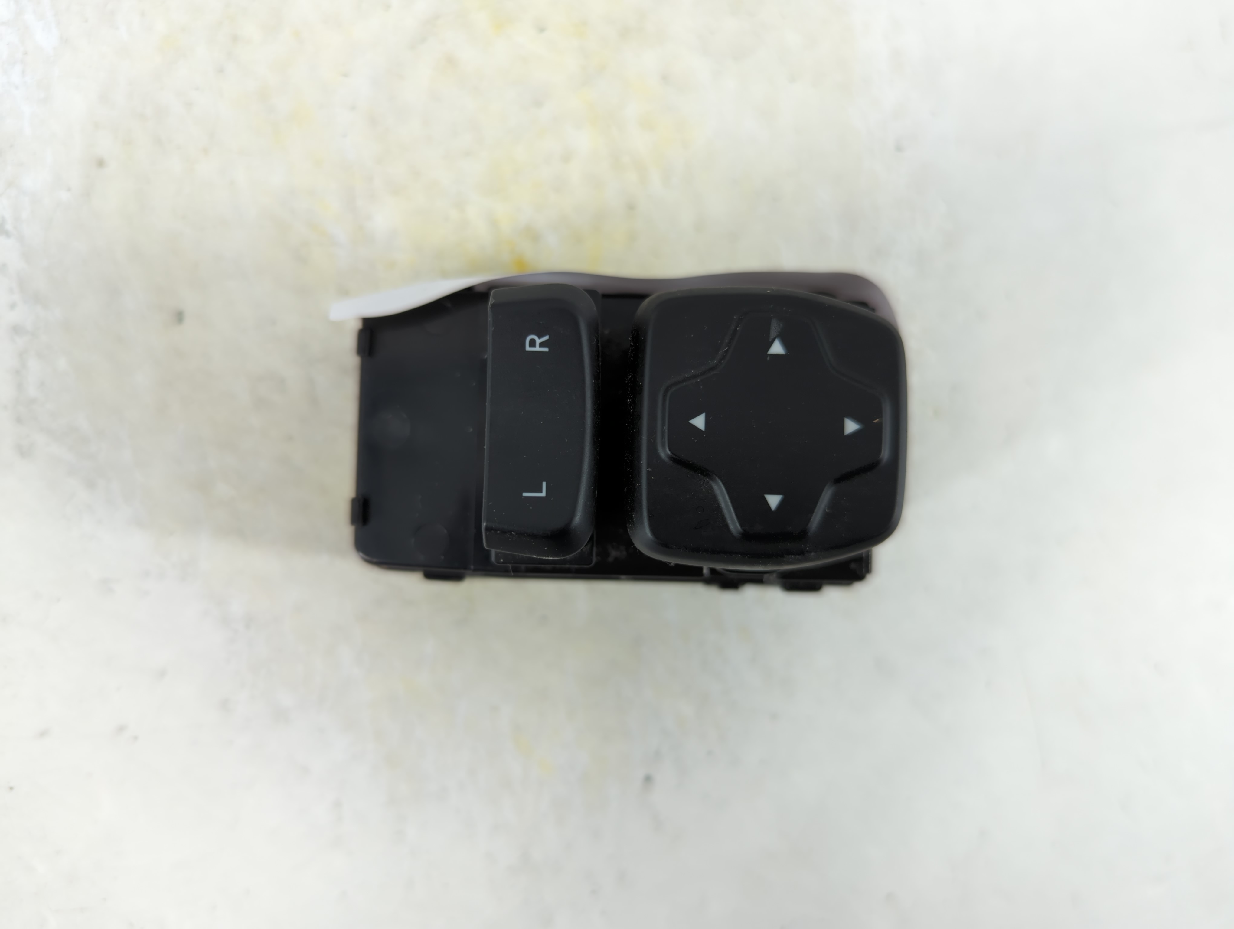 2018-2022 Hyundai Kona Driver Left Door Master Power Window Switch 1065219 - Oemusedautoparts1.com
