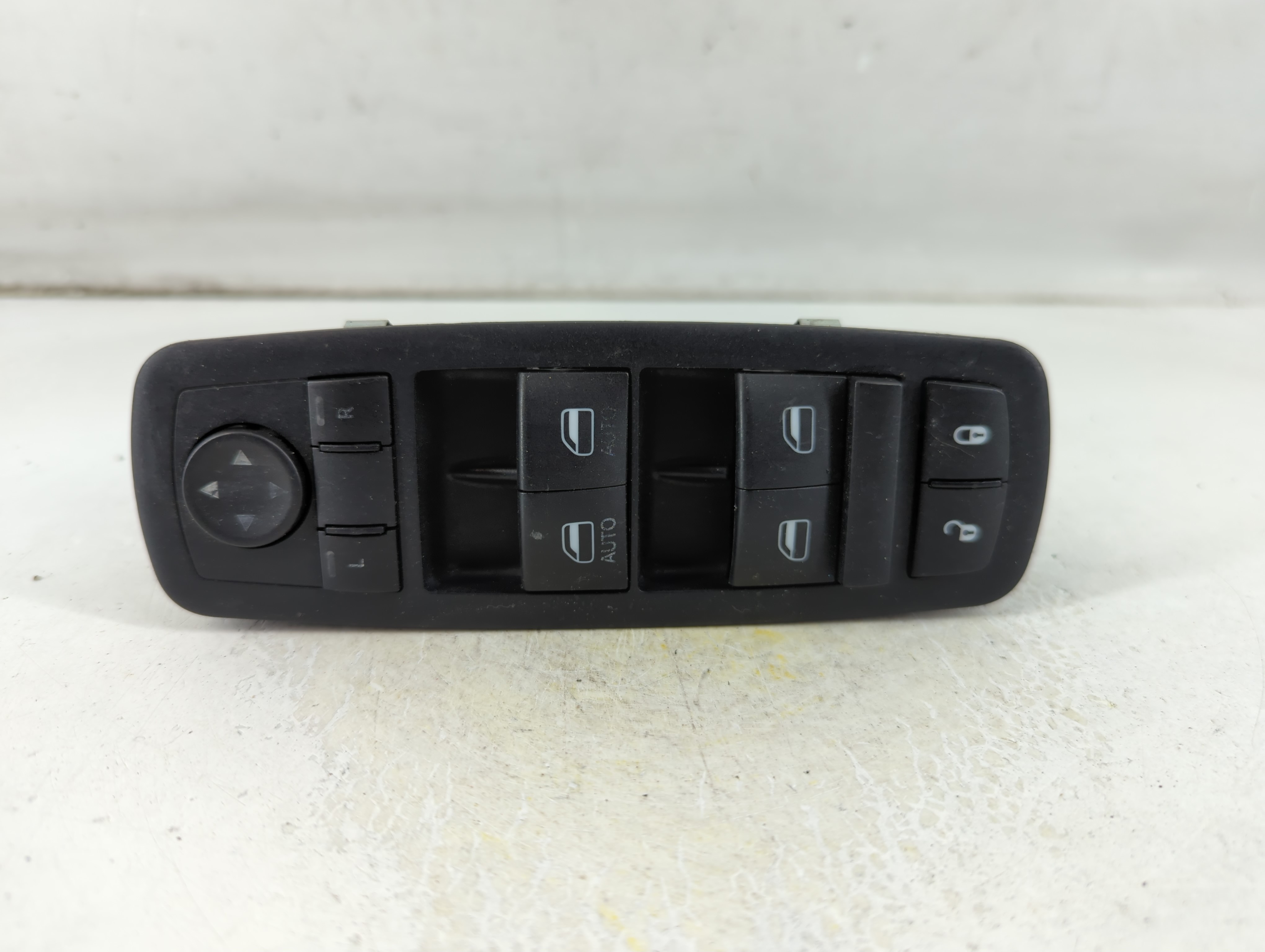 Picture of Dodge Caravan Driver Left Door Master Power Window Switch 68298866aa 1065224