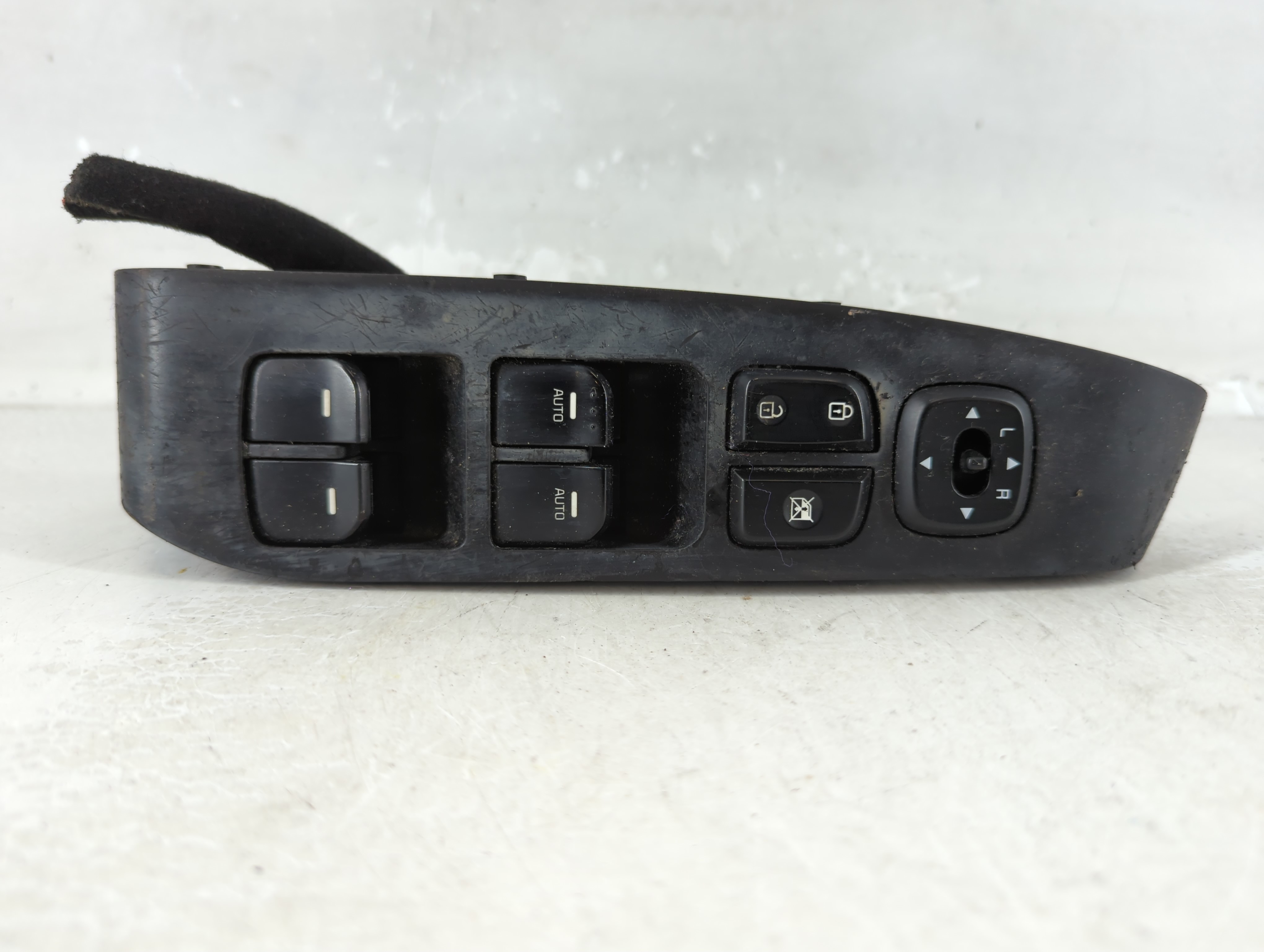 2014-2016 Kia Soul Driver Left Door Master Power Window Switch 1065353 - Oemusedautoparts1.com