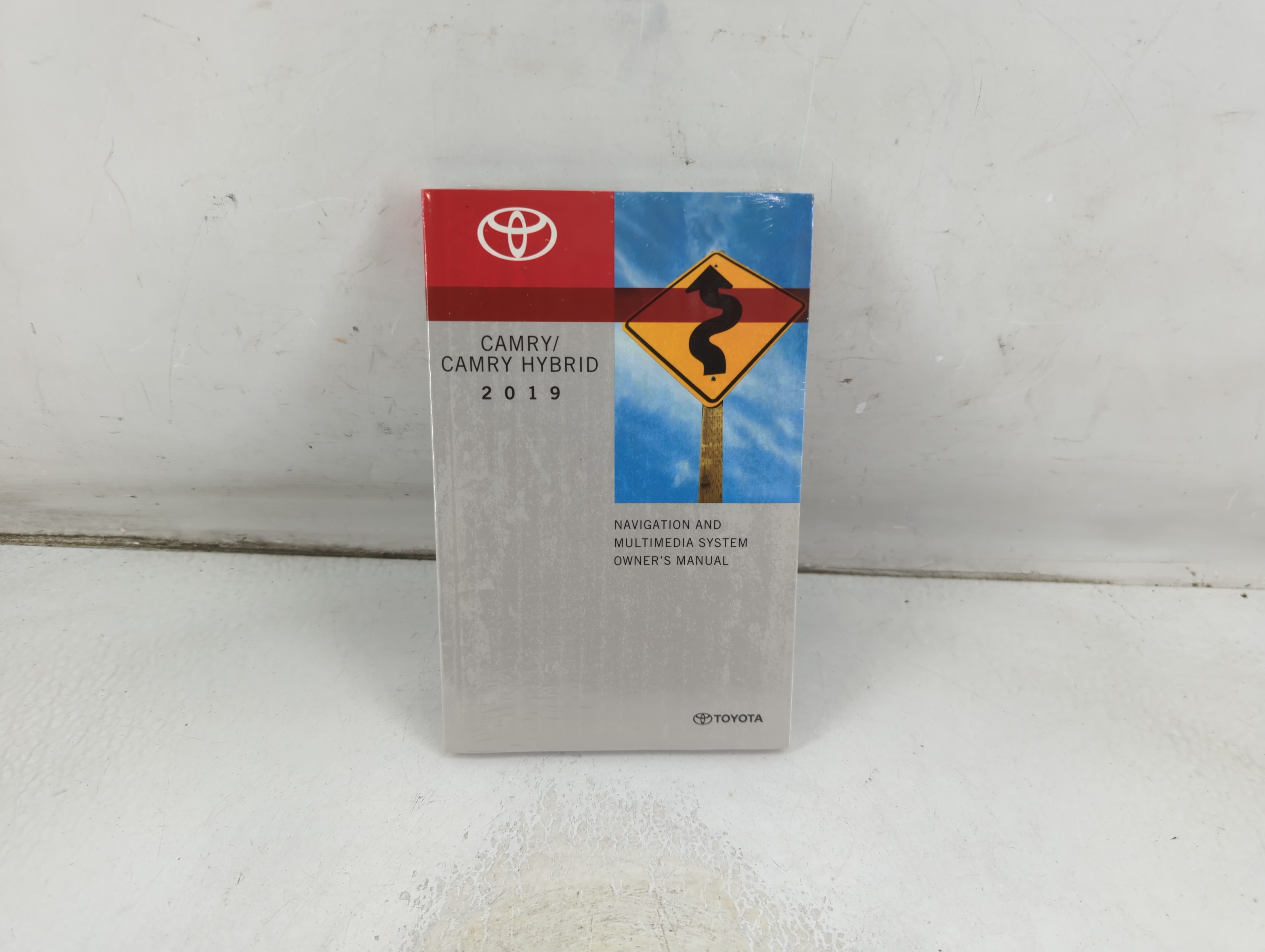 2019 Toyota Camry Owners Manual Book Guide 1065500 - Oemusedautoparts1.com