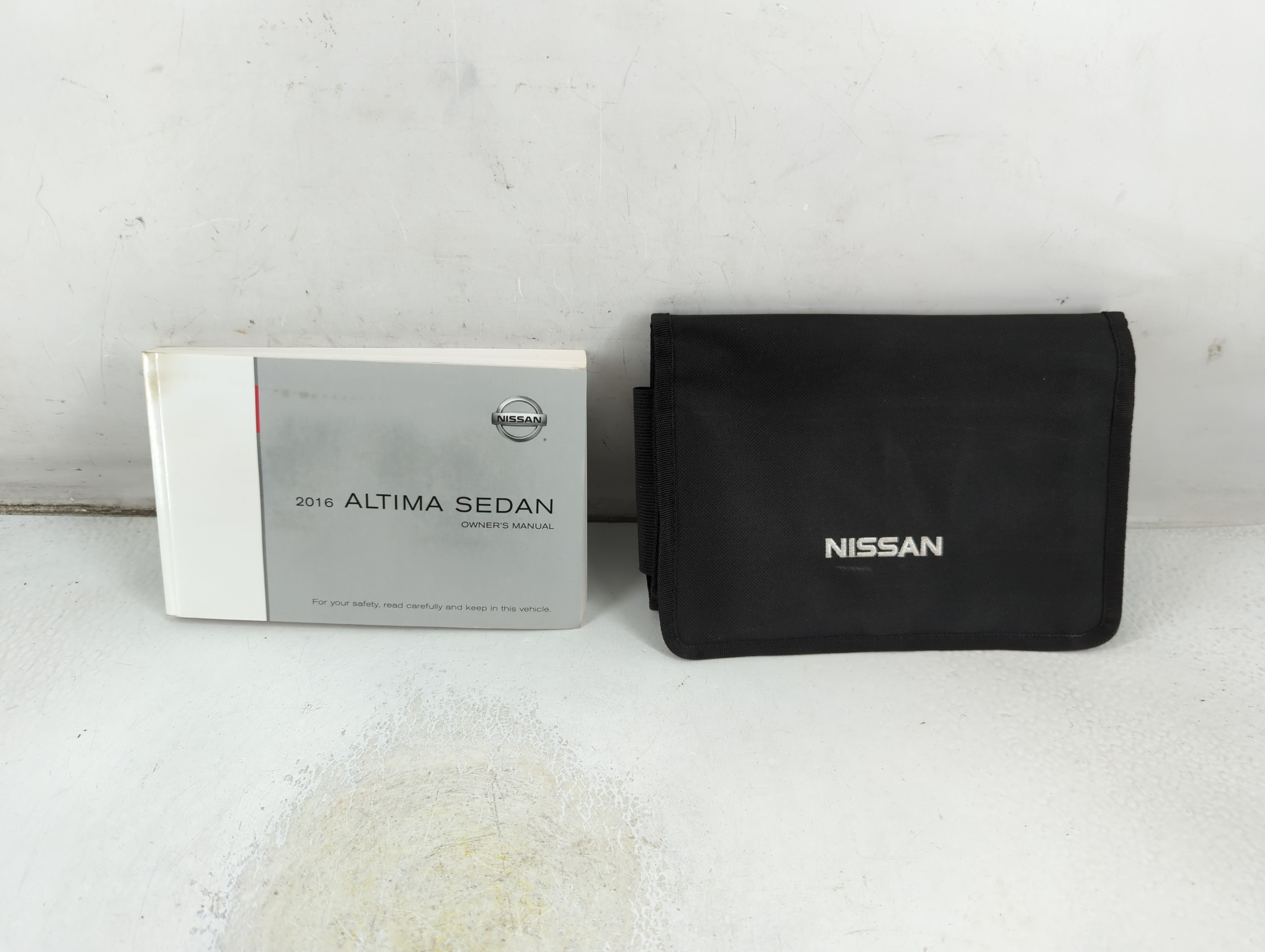 Picture of 2016 Nissan Altima Owners Manual Book Guide 1065629