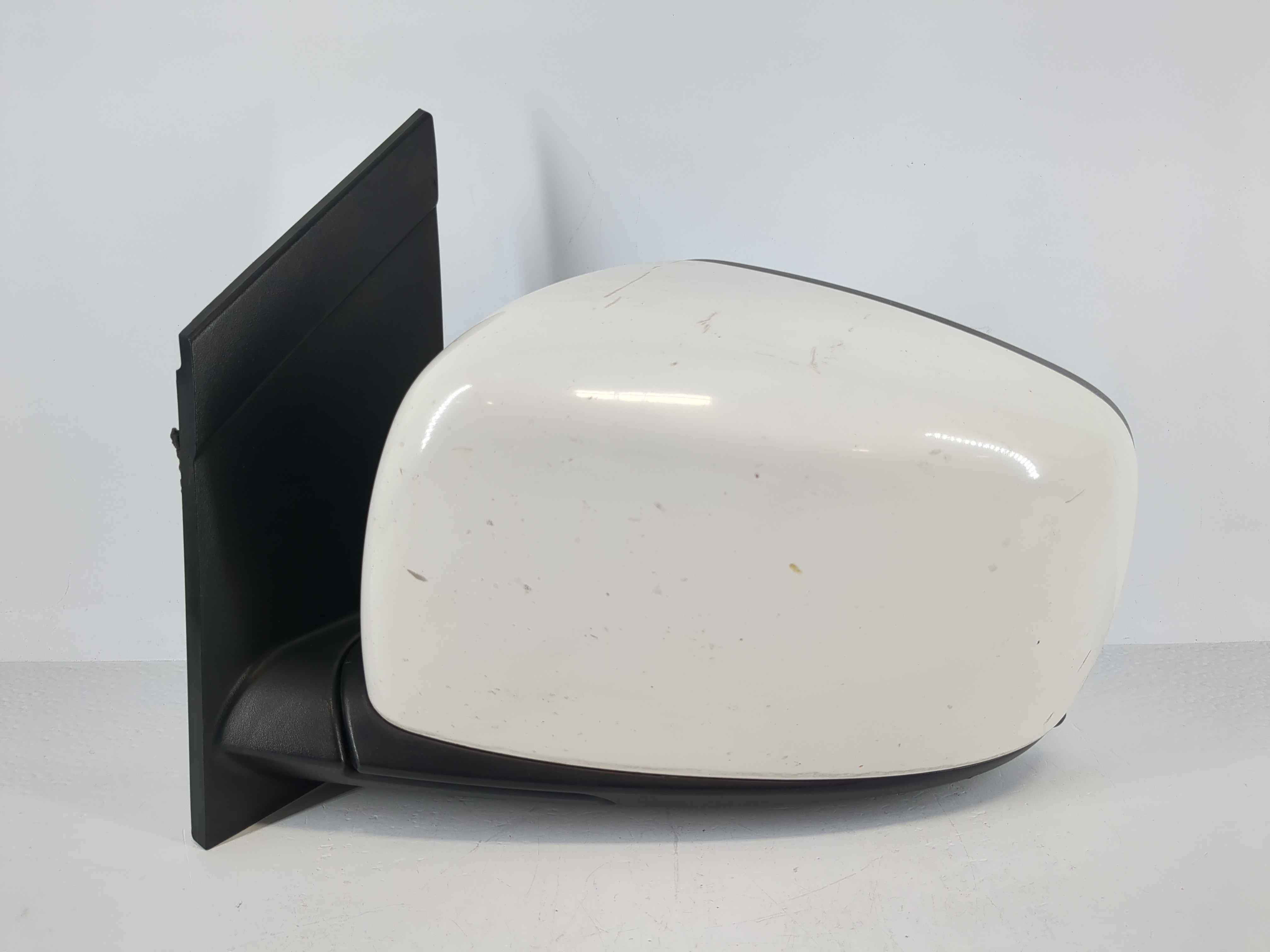 2008 Dodge Grand Caravan Driver Left Side View Manual Door Mirror White 1065691 - Oemusedautoparts1.com