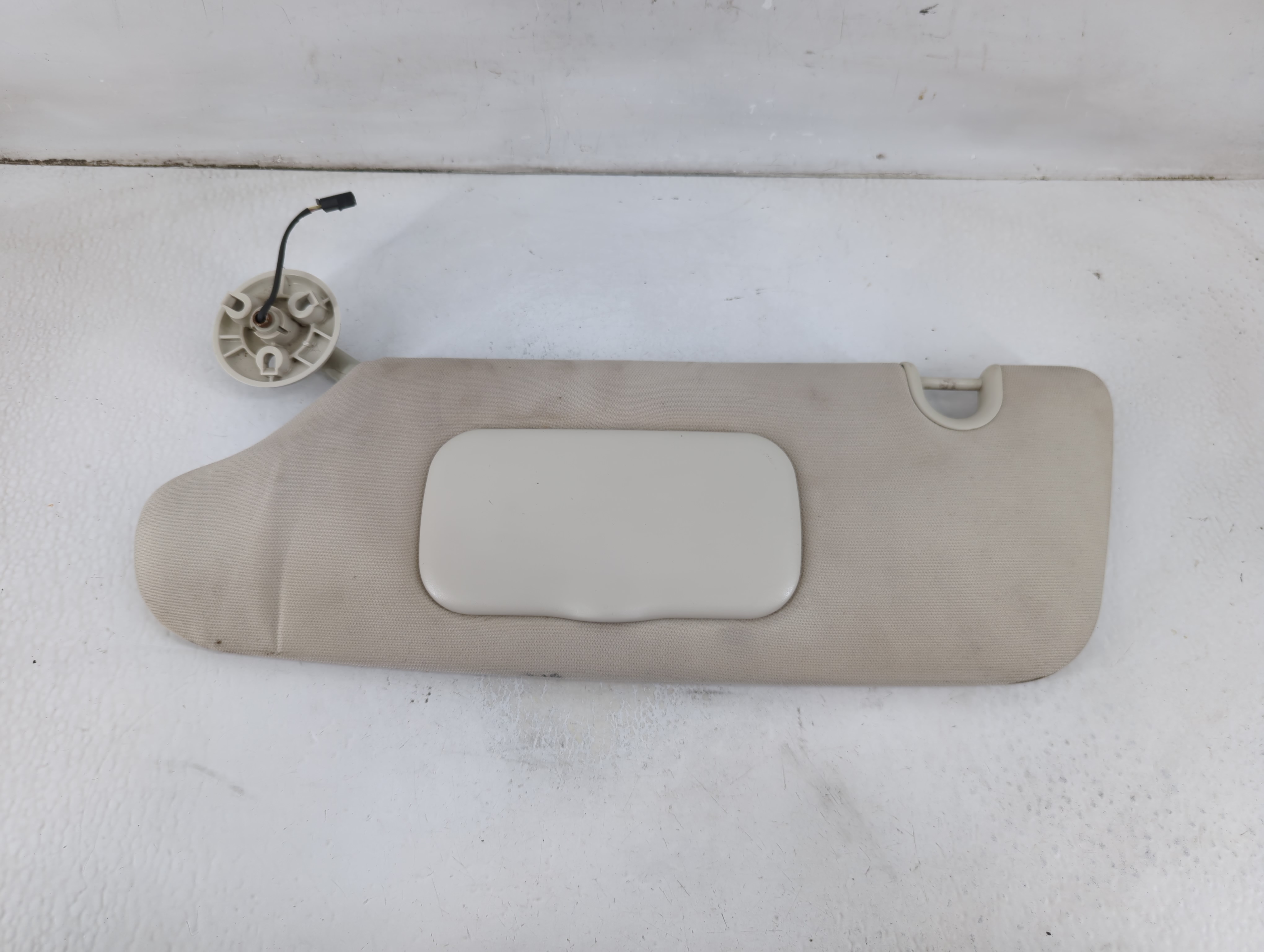 2008-2010 Dodge Grand Caravan Driver Sun Visor Mirror Left Sunvisor 1065698 - Oemusedautoparts1.com