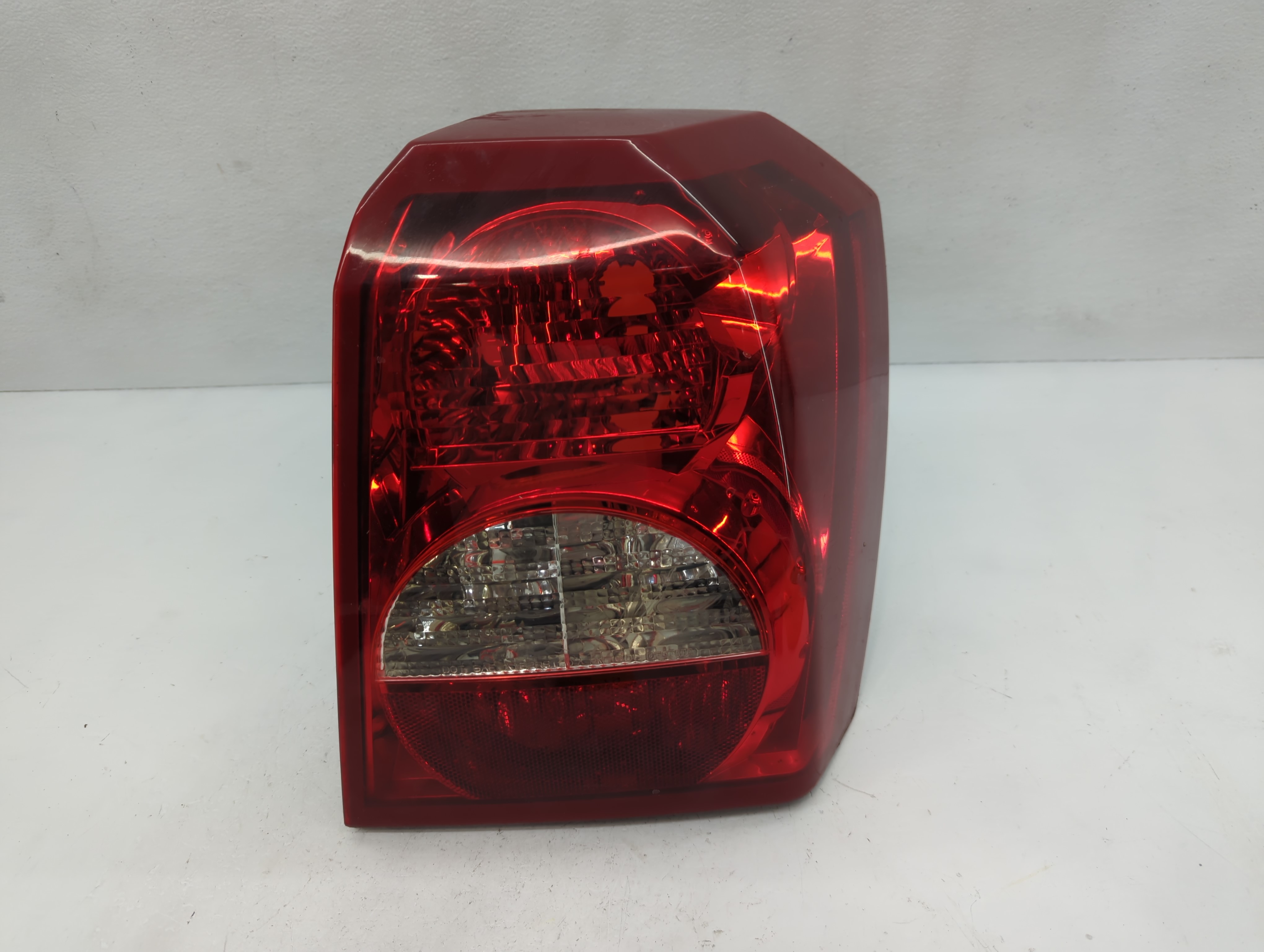 Picture of 2008-2012 Dodge Caliber Passenger Right Side Tail Light Taillight Oem 1065779