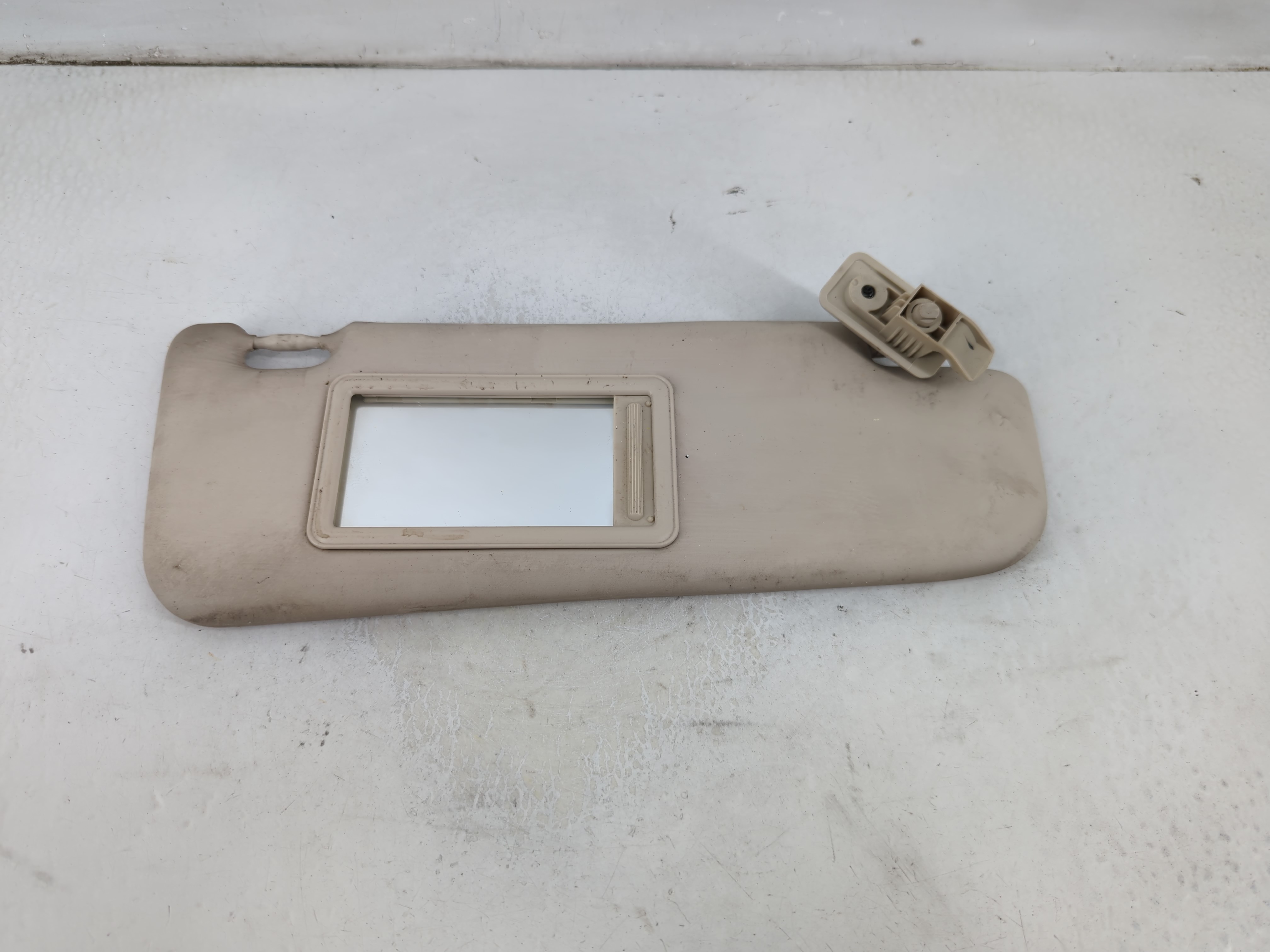 2012-2017 Fiat 500 Passenger Sun Visor Mirror Right Sunvisor Beige 1065843 - Oemusedautoparts1.com