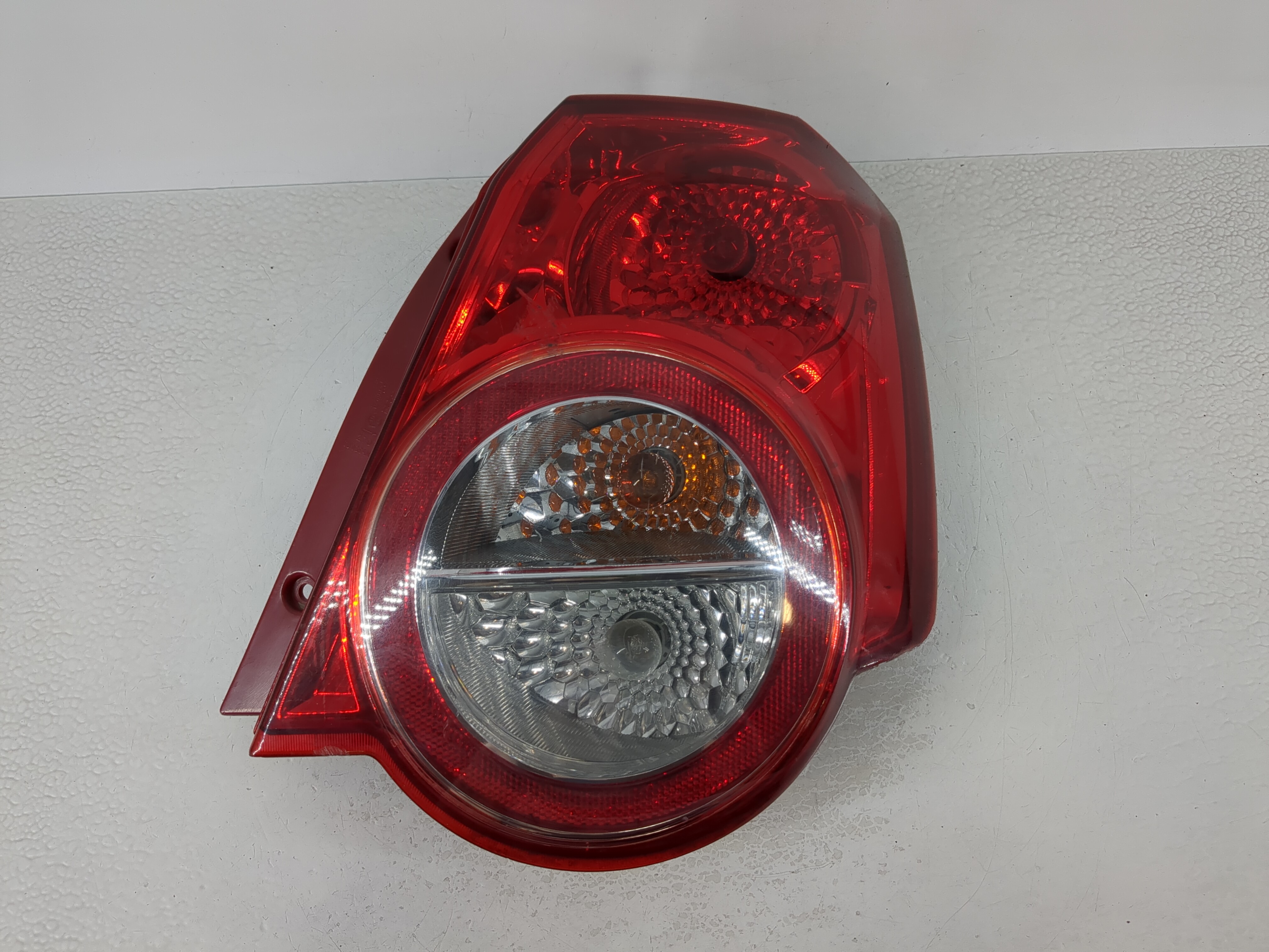 Picture of Chevrolet Aveo Passenger Right Side Tail Light Taillight Oem 1065924