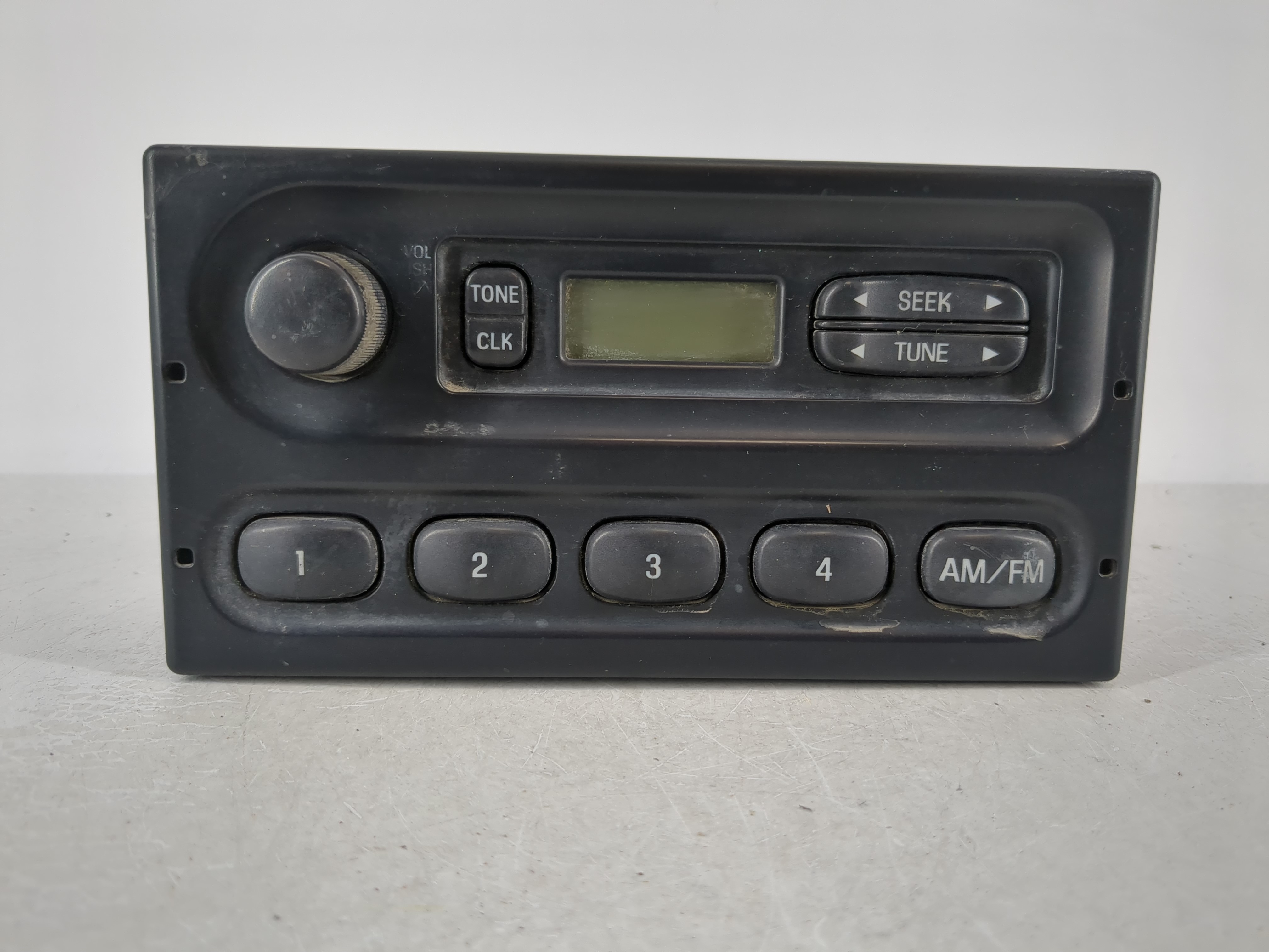 Picture of 2004 Ford Ford F350sd Pickup Am Fm Cd Player Radio Receiver 1066147