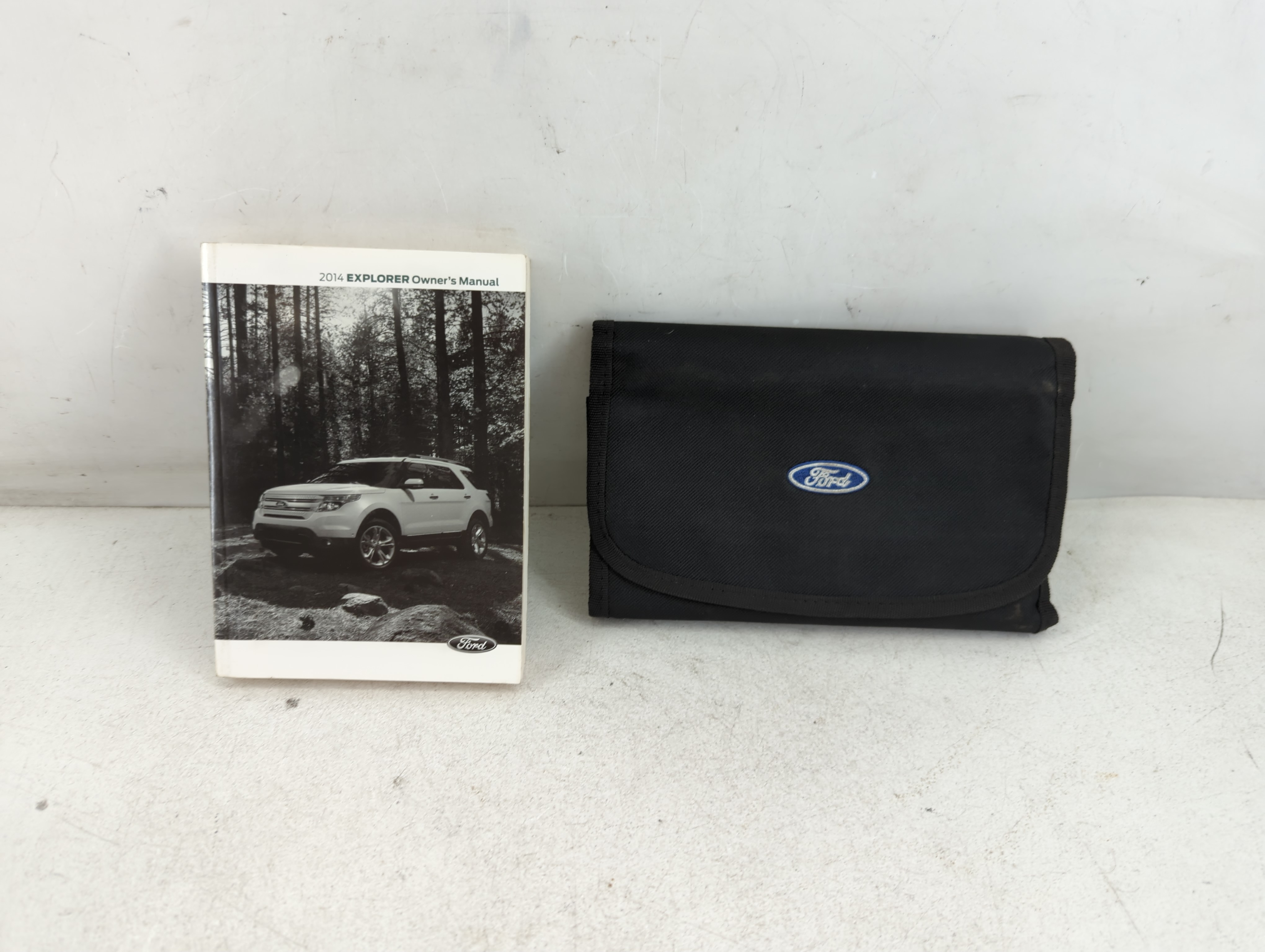 Picture of 2014 Ford Explorer Owners Manual Book Guide 1066321