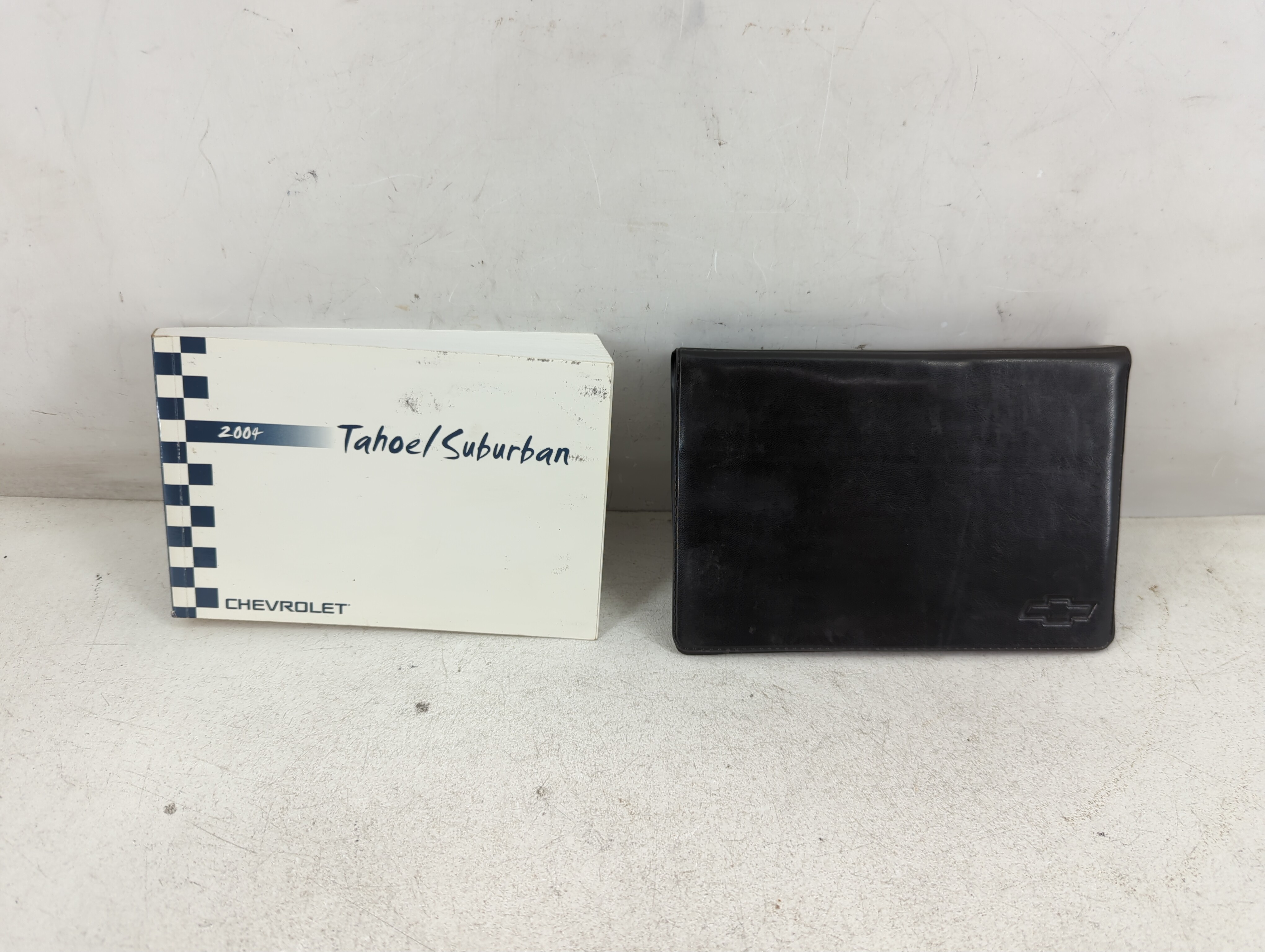 2004 Chevrolet Tahoe Owners Manual Book Guide 1066373 - Oemusedautoparts1.com