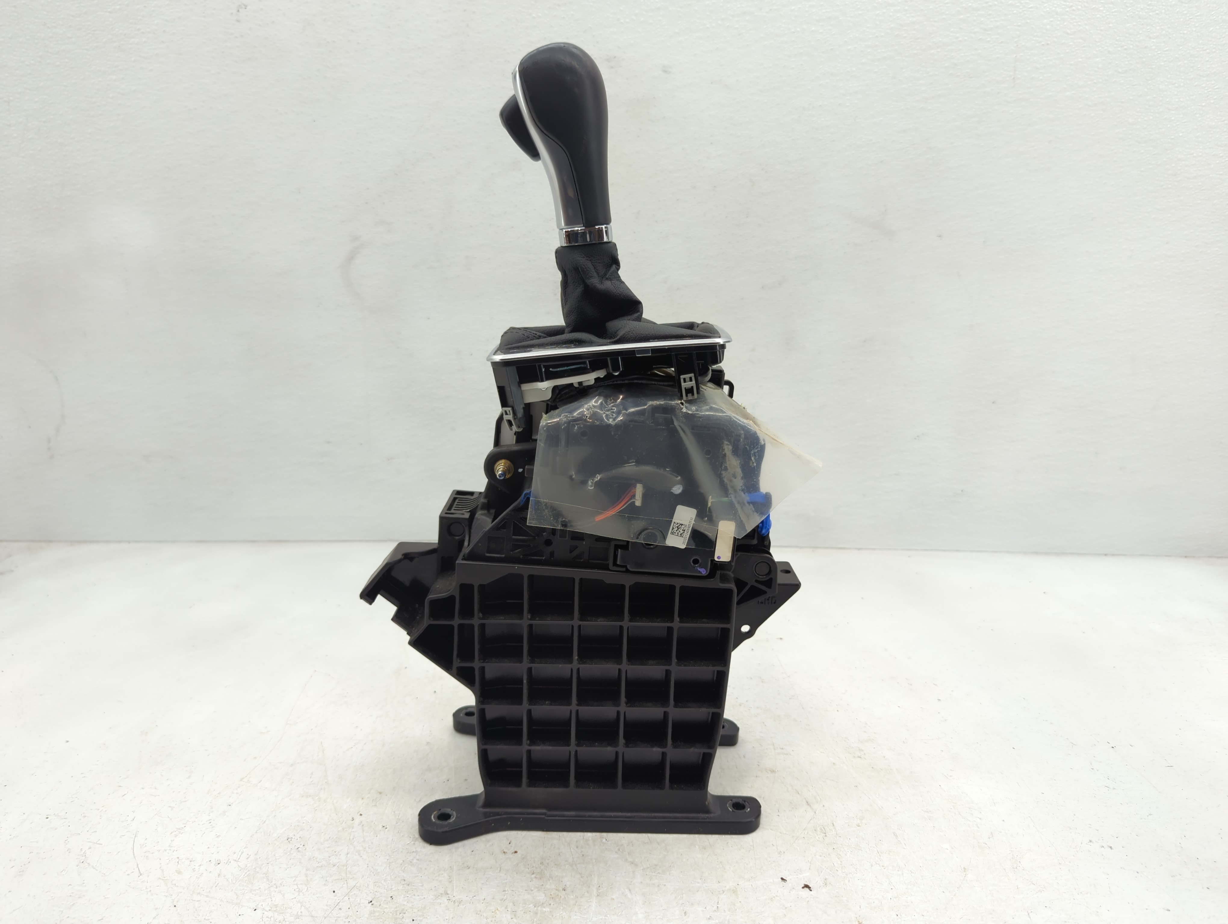 2019 Jeep Compass Floor Console Assembly Shifter 1066437 - Oemusedautoparts1.com